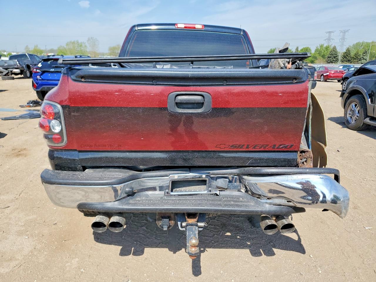 2004 Chevrolet Silverado K1500 Two Tone vin: 1GCEK14V14Z107491