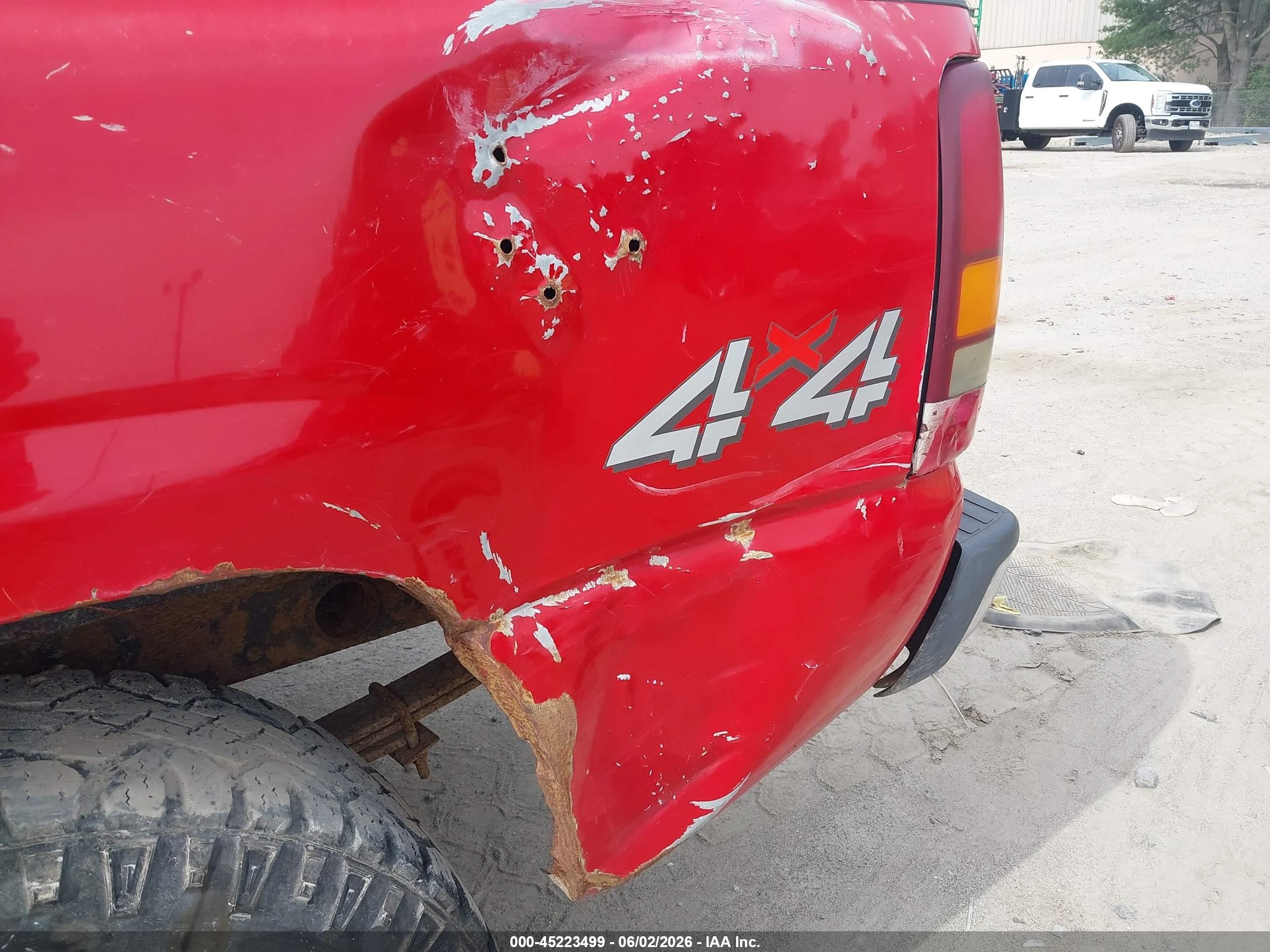 2002 Chevrolet Silverado 1500   Красный vin: 1GCEK14V32Z209226
