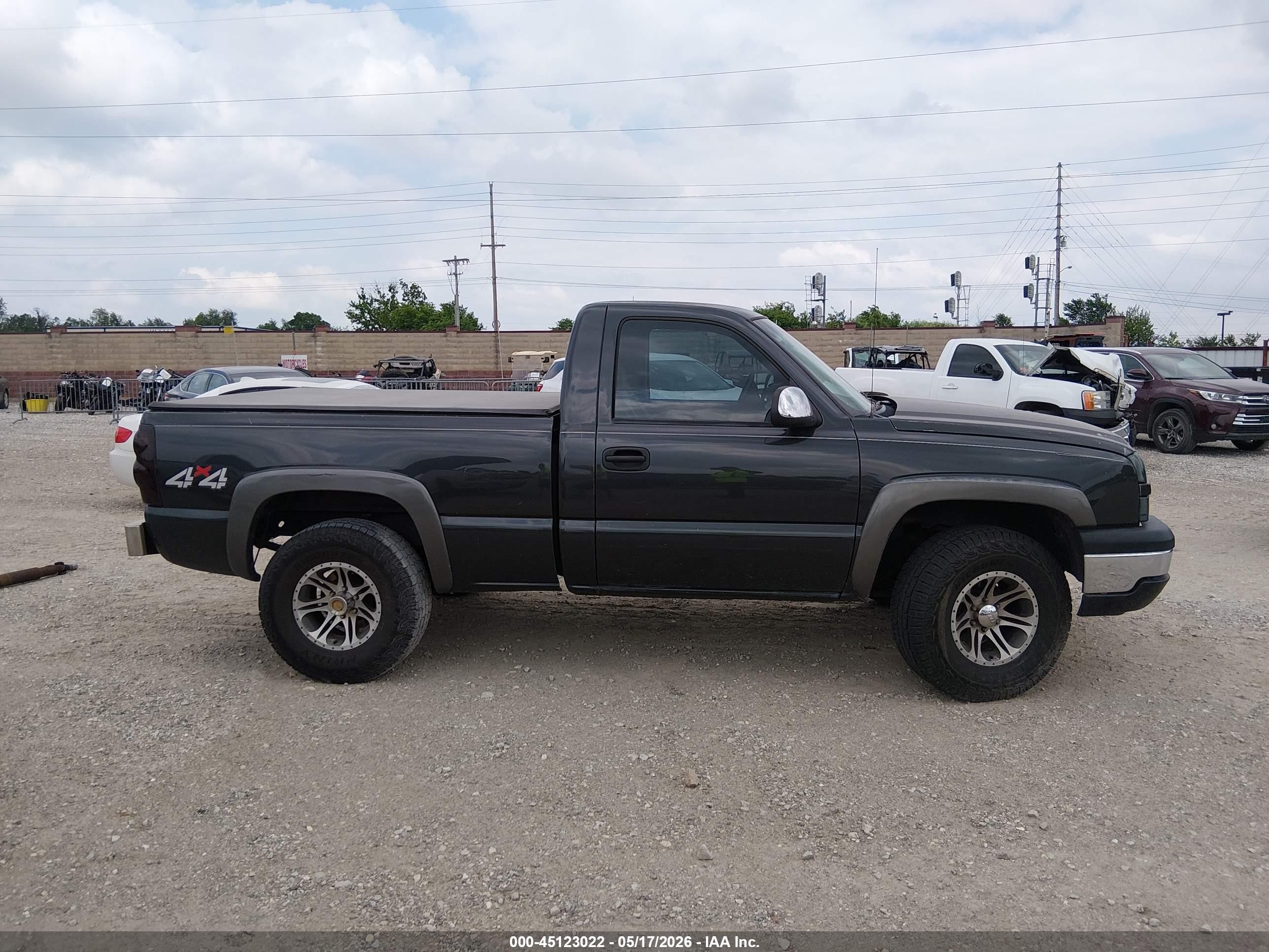 2004 Chevrolet Silverado 1500 Ls Black vin: 1GCEK14V34Z138404