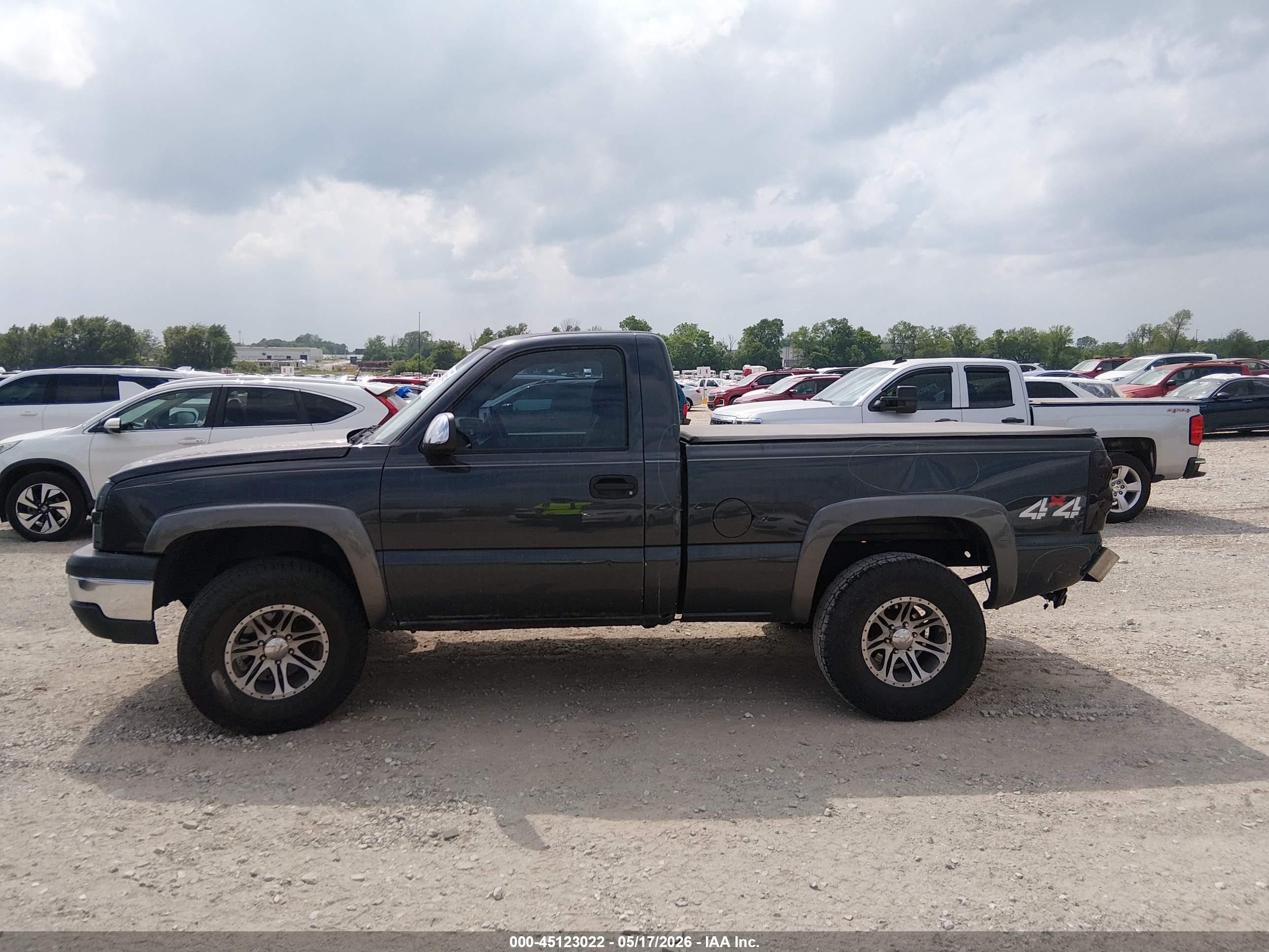 2004 Chevrolet Silverado 1500 Ls Black vin: 1GCEK14V34Z138404