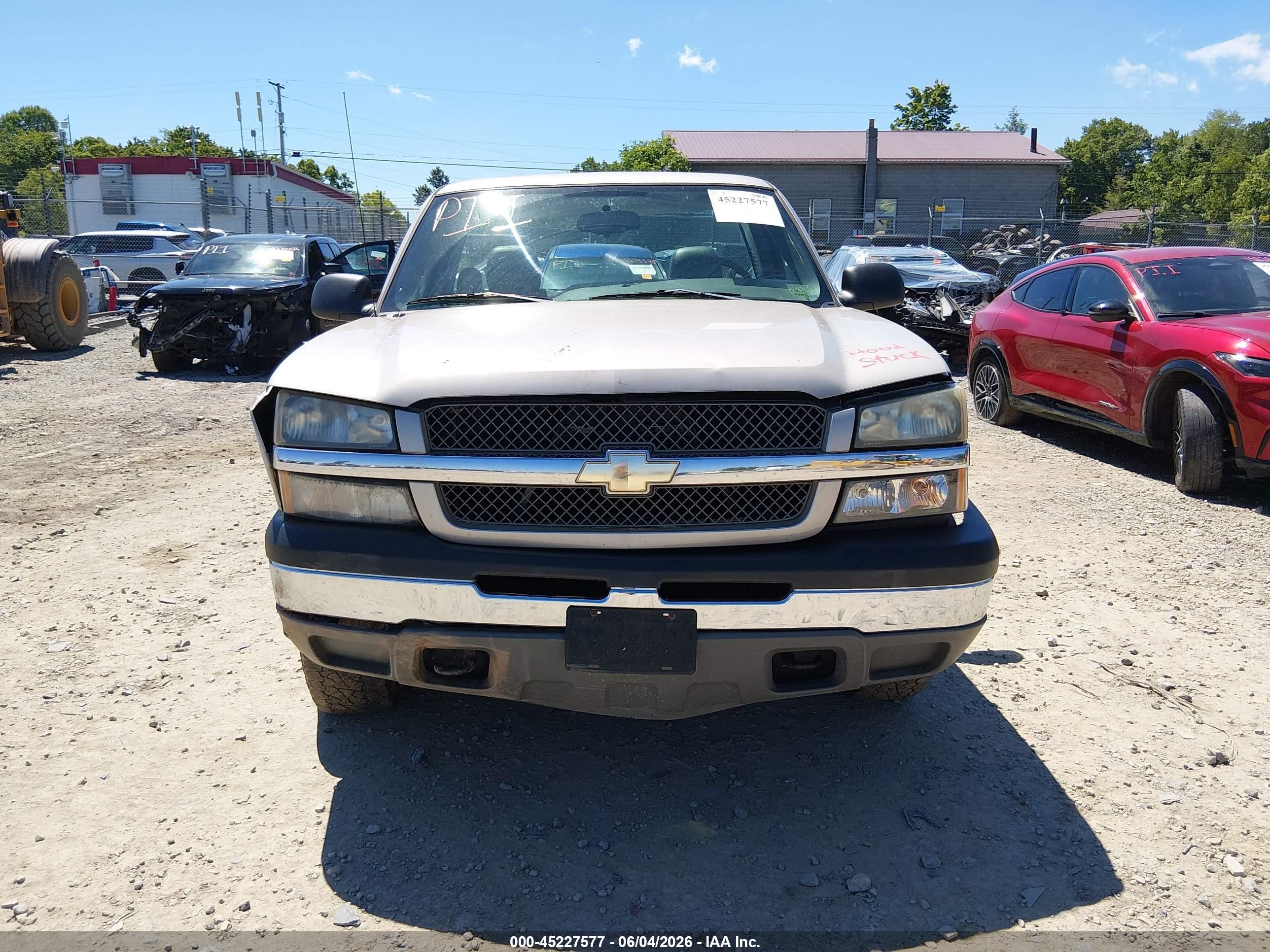2005 Chevrolet Silverado 1500   Silver vin: 1GCEK14V45Z101377