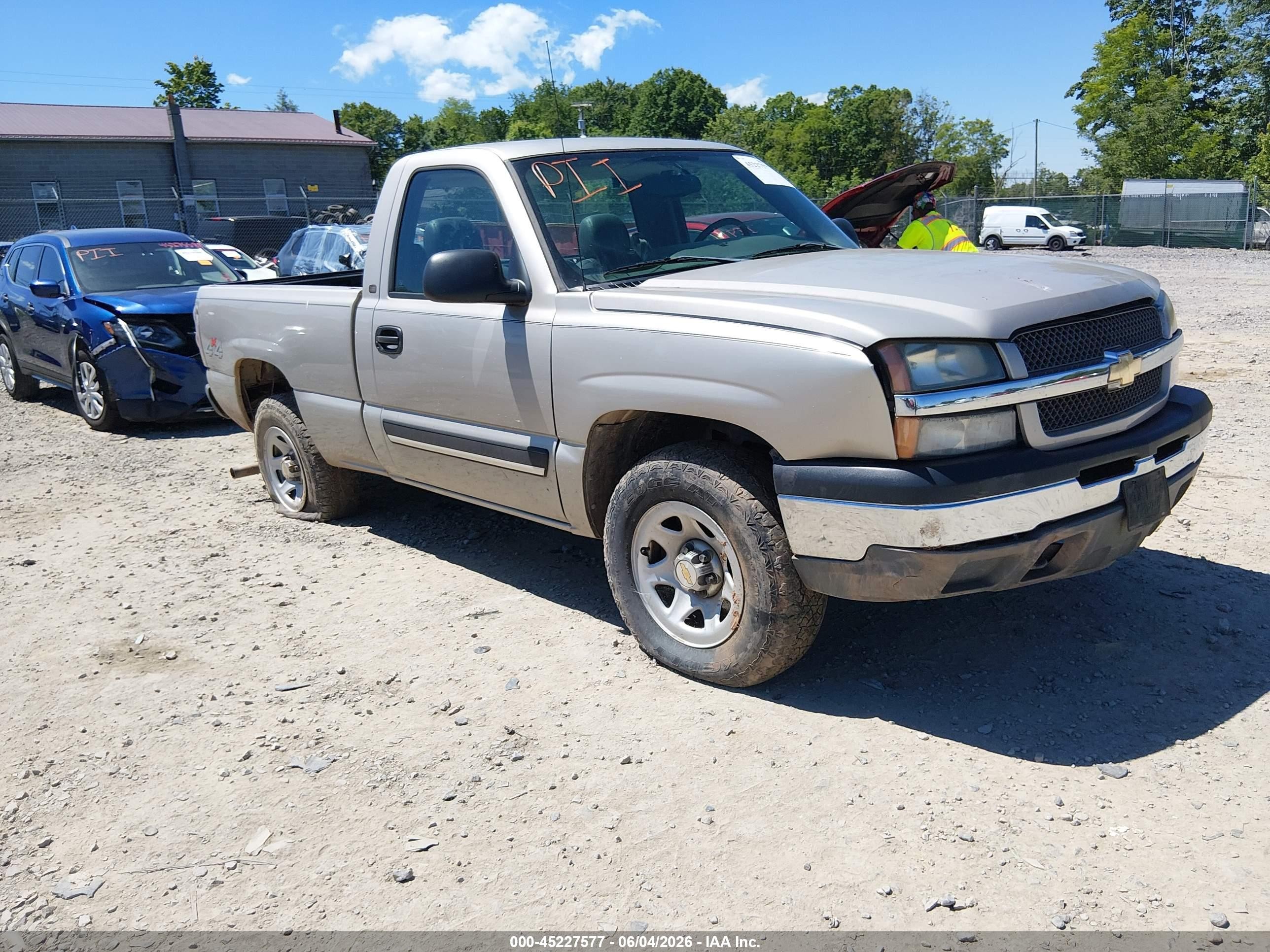 2005 Chevrolet Silverado 1500   Silver vin: 1GCEK14V45Z101377