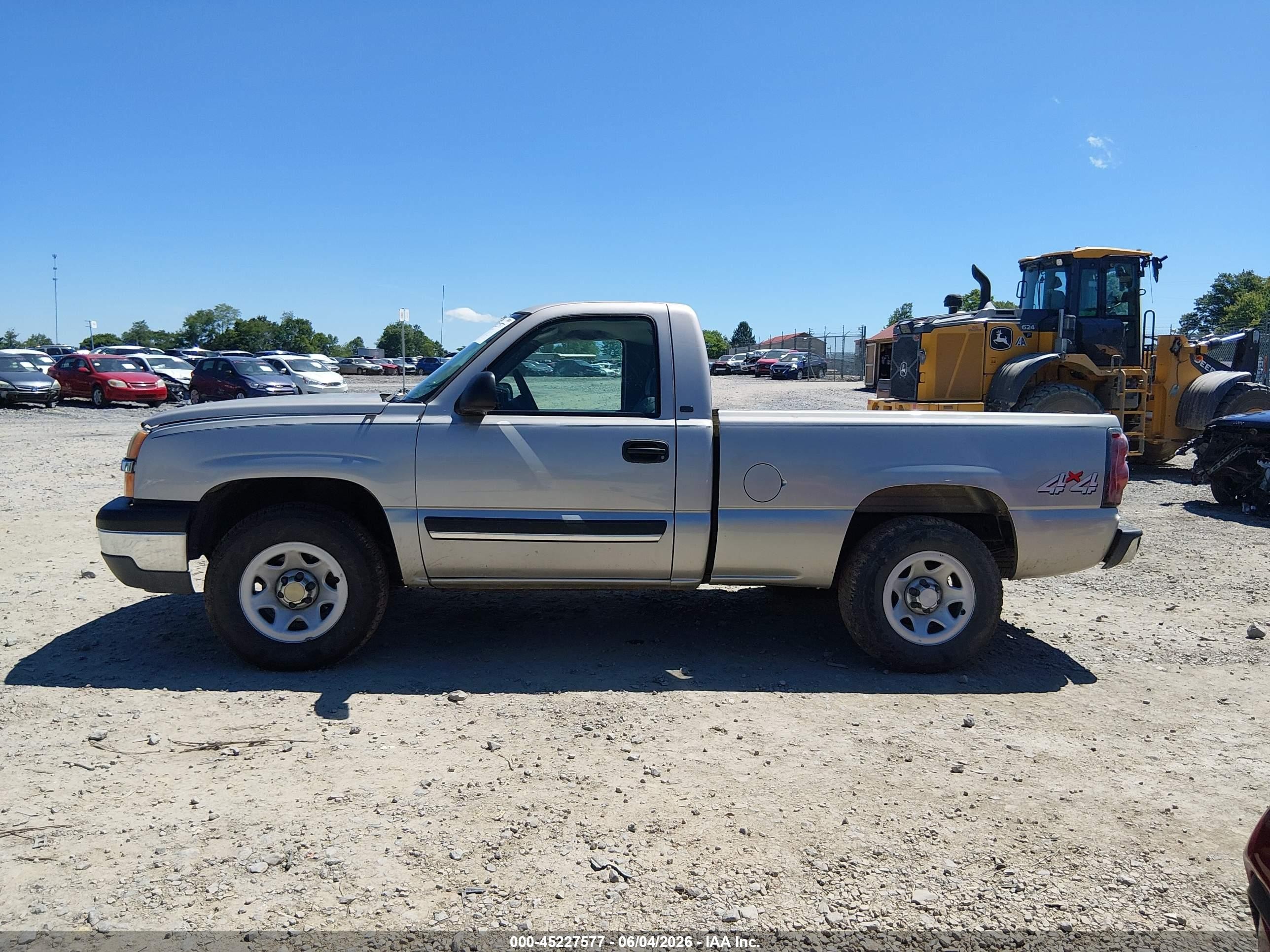 2005 Chevrolet Silverado 1500   Silver vin: 1GCEK14V45Z101377