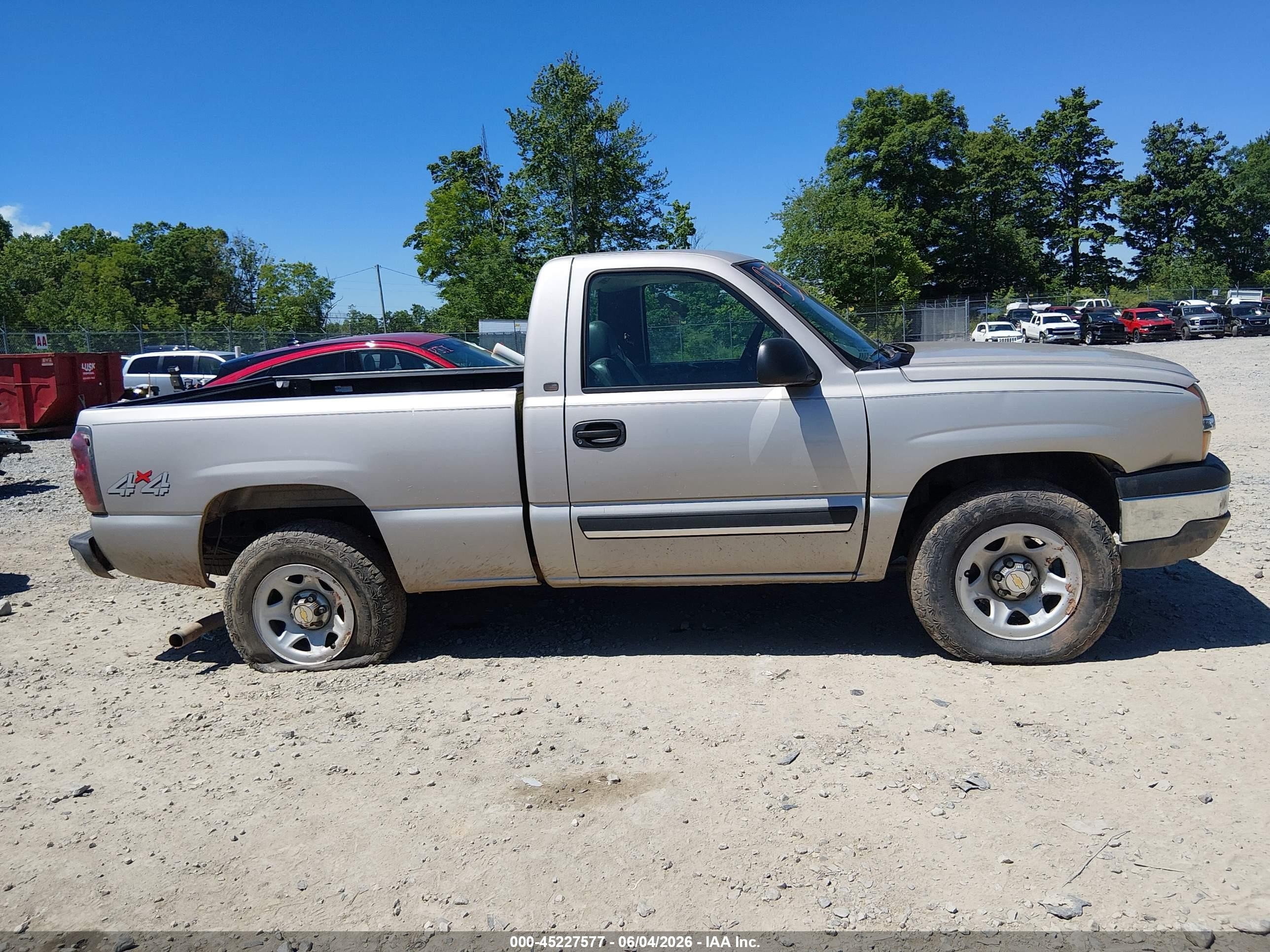 2005 Chevrolet Silverado 1500   Silver vin: 1GCEK14V45Z101377