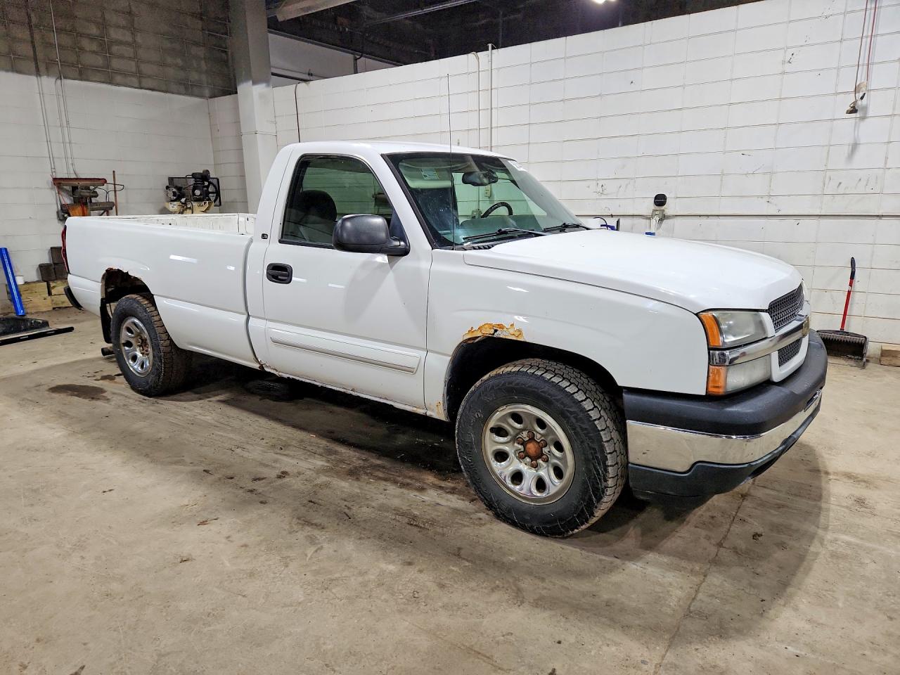 2005 Chevrolet Silverado K1500 White vin: 1GCEK14V45Z266233