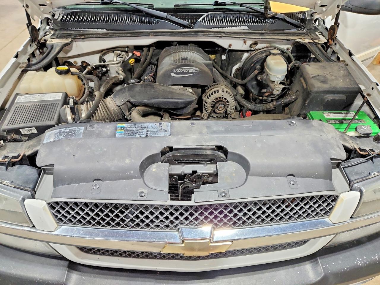 2005 Chevrolet Silverado K1500 White vin: 1GCEK14V45Z266233