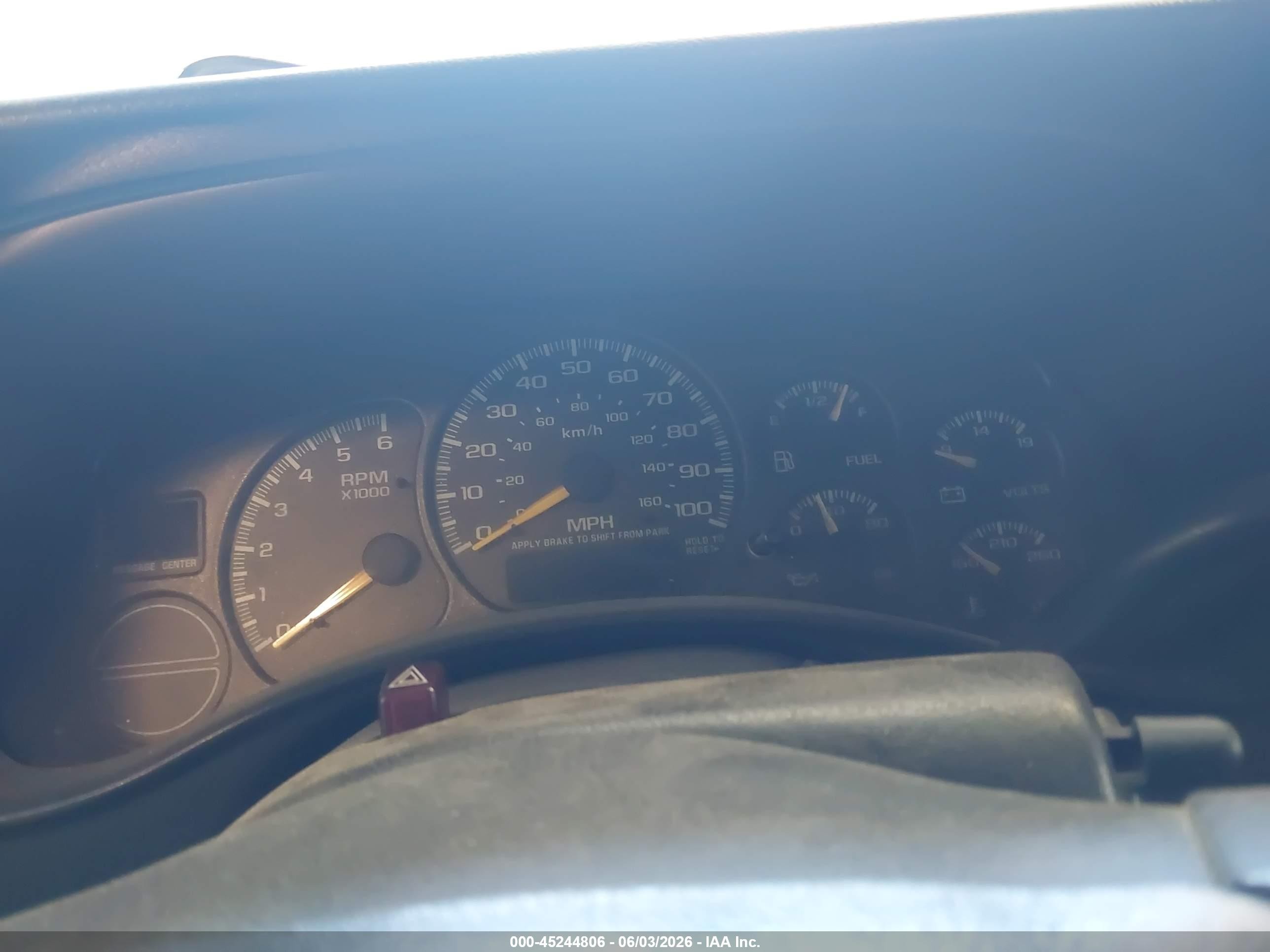 2000 Chevrolet Silverado 1500   White vin: 1GCEK14V4YE157377