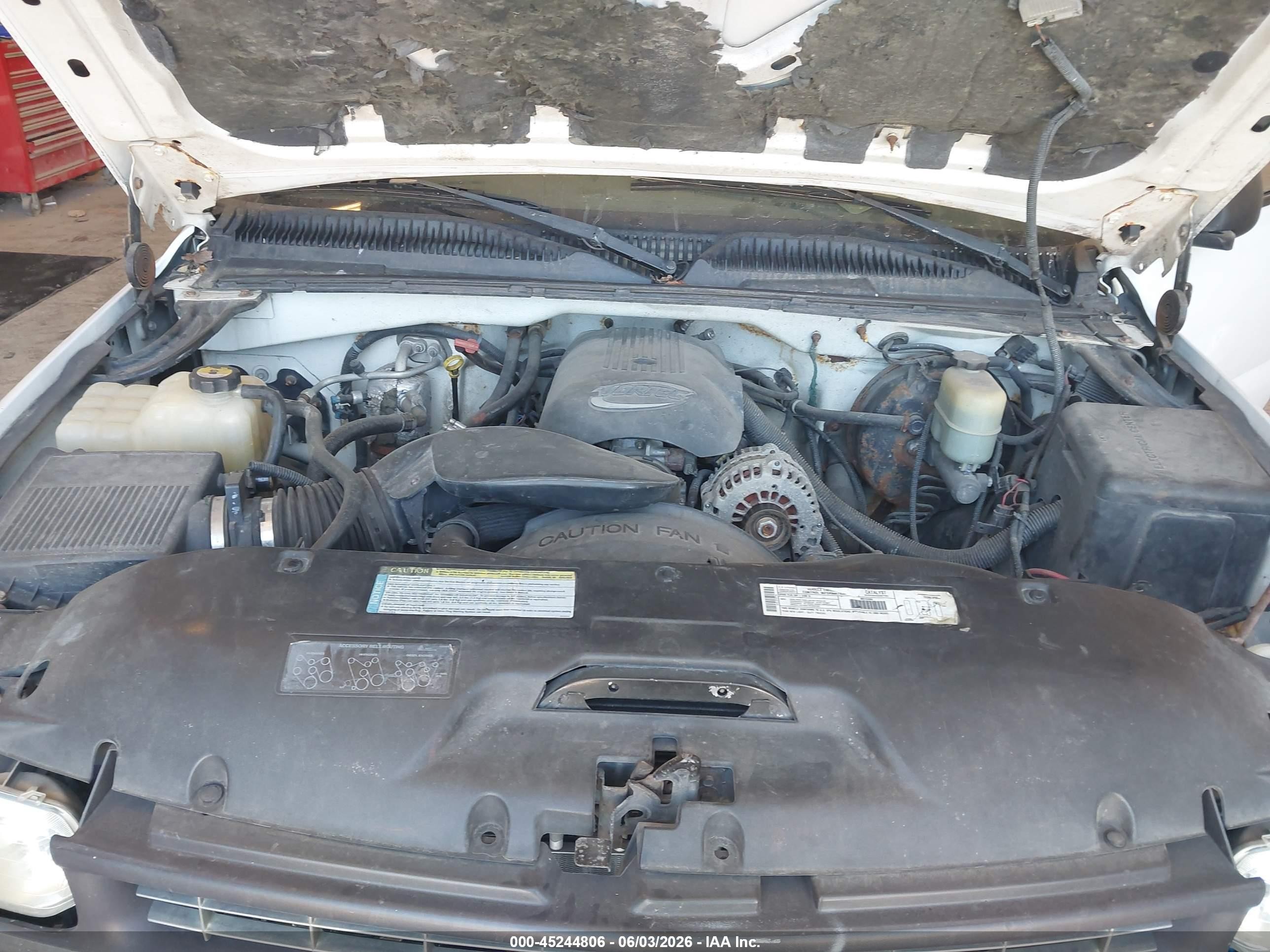 2000 Chevrolet Silverado 1500   White vin: 1GCEK14V4YE157377