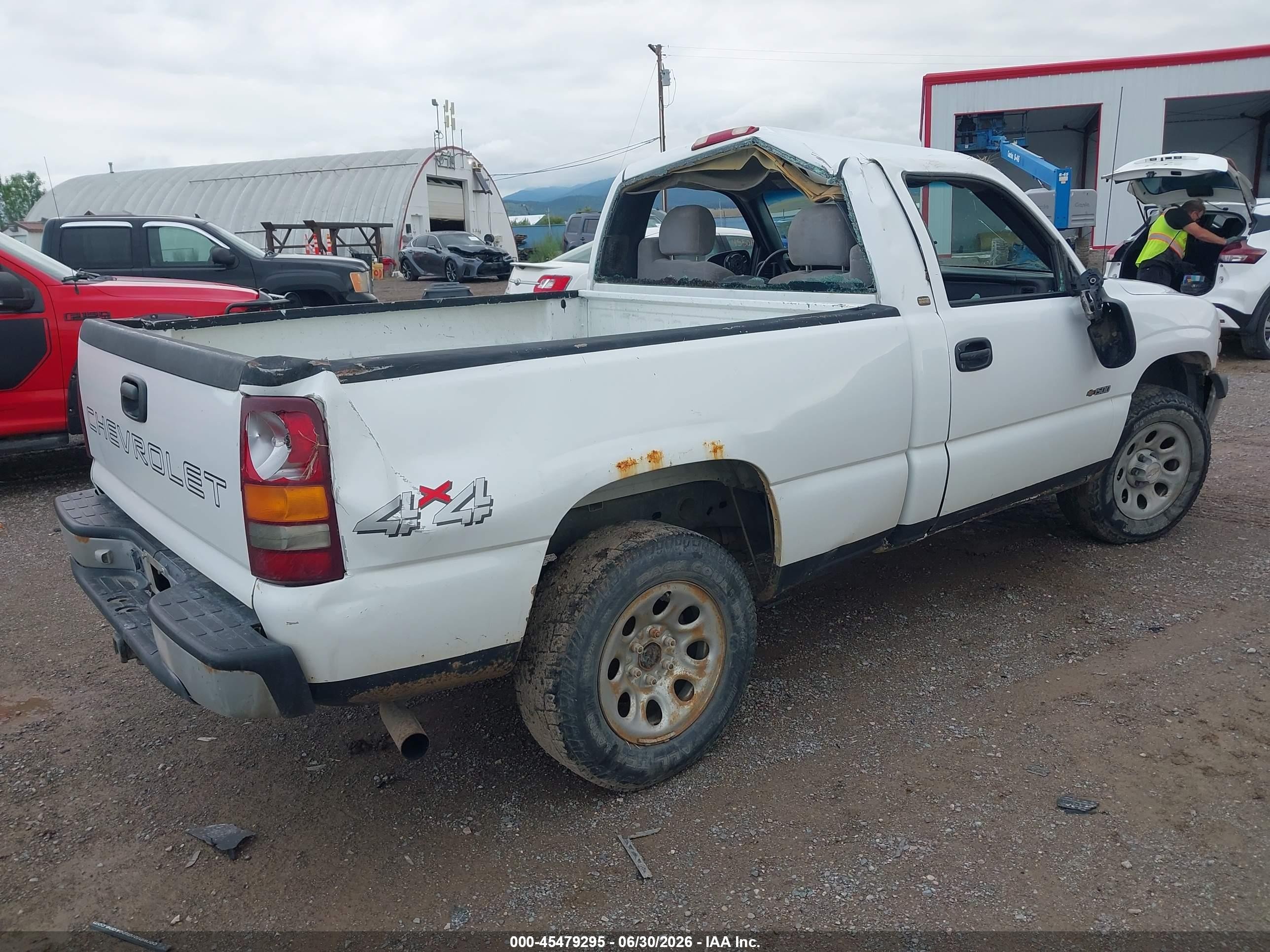 2001 Chevrolet Silverado 1500   White vin: 1GCEK14V51Z297467