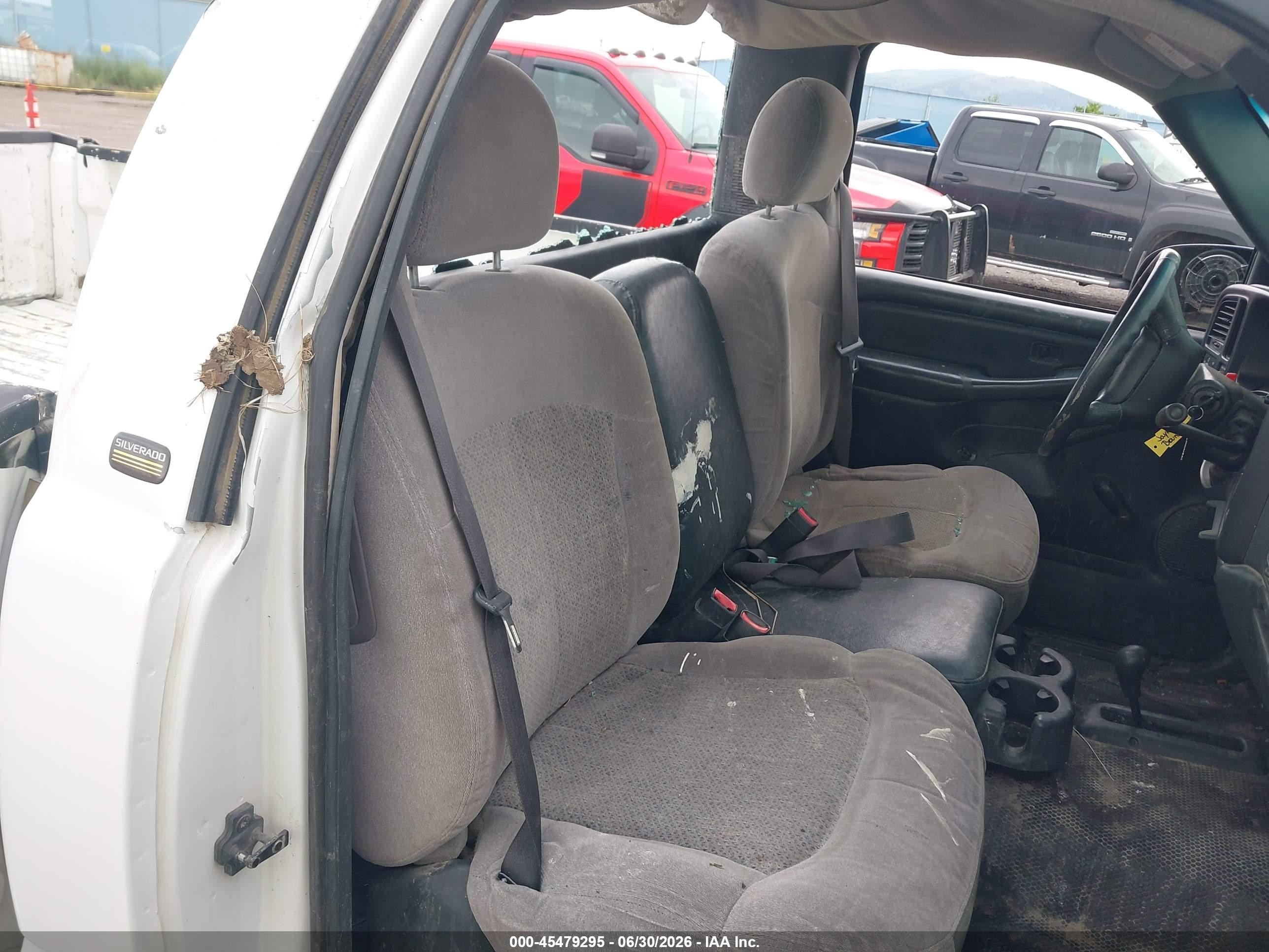 2001 Chevrolet Silverado 1500   White vin: 1GCEK14V51Z297467