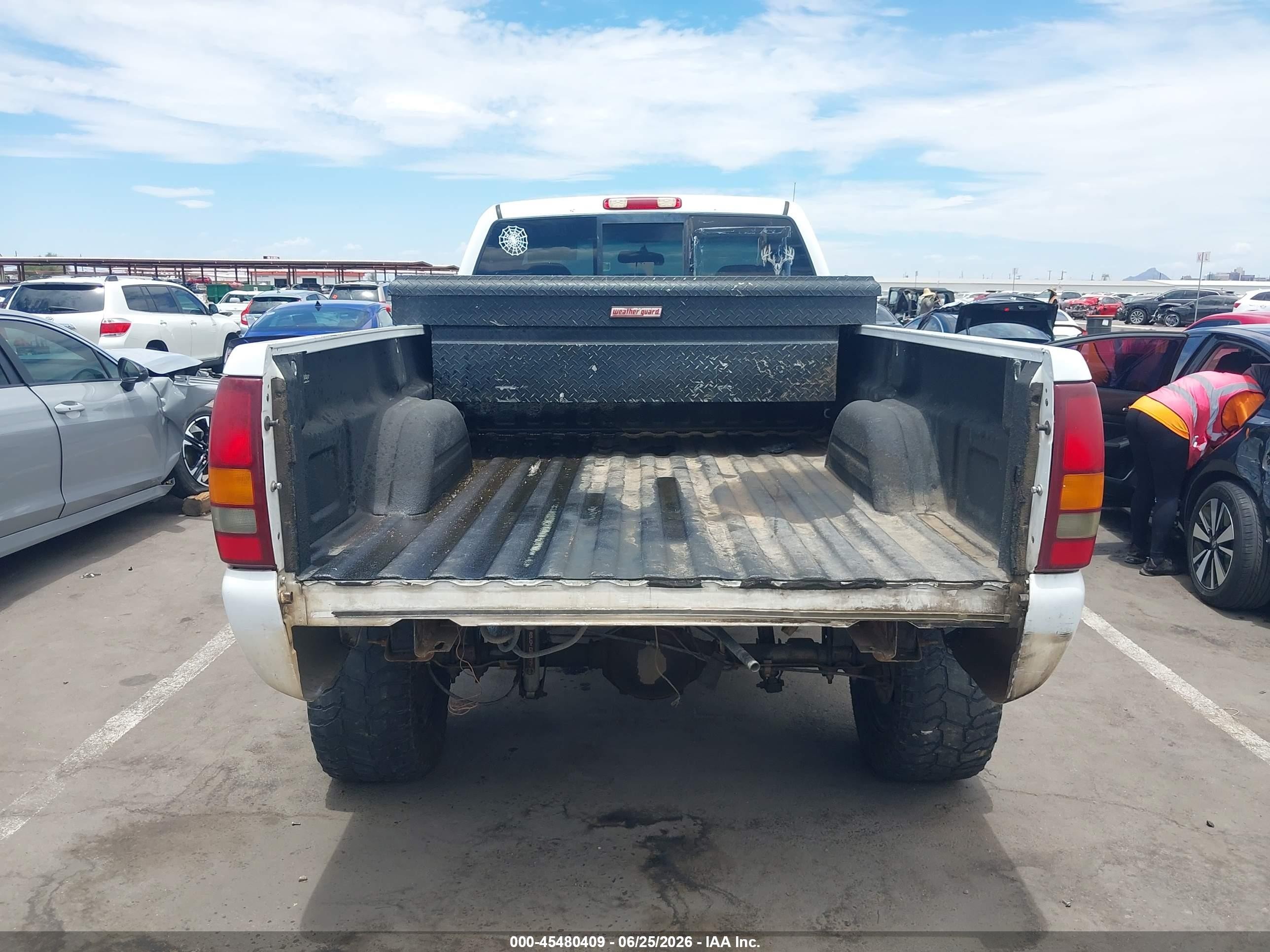 2002 Chevrolet Silverado 1500 Ls White vin: 1GCEK14V52Z237643