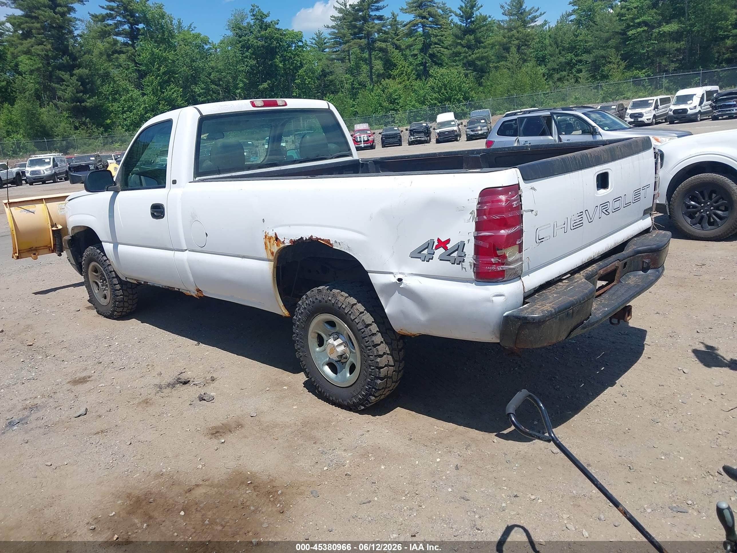 2003 Chevrolet Silverado 1500 Work Truck White vin: 1GCEK14V53Z191958