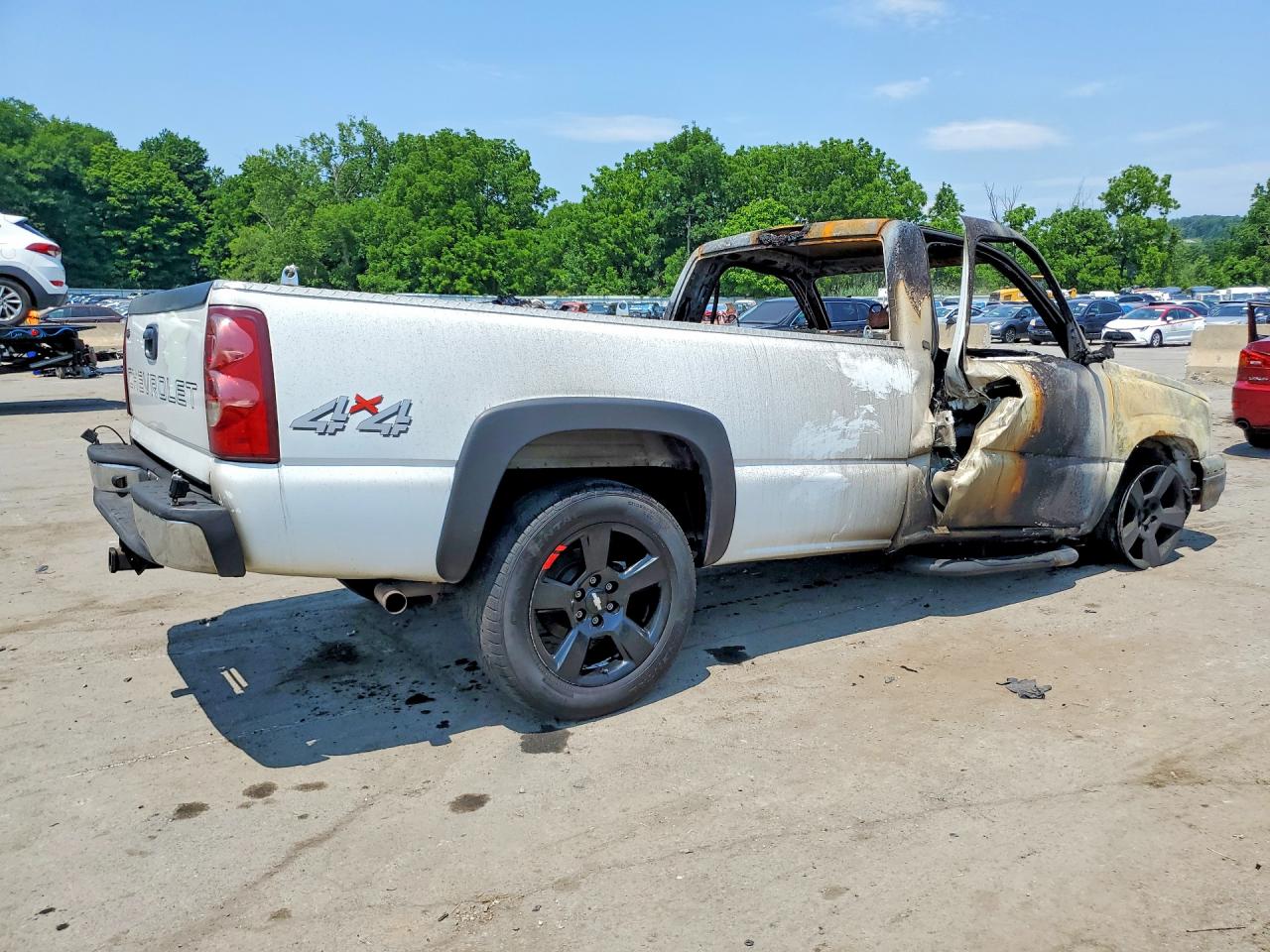 2003 Chevrolet Silverado K1500 White vin: 1GCEK14V53Z331670