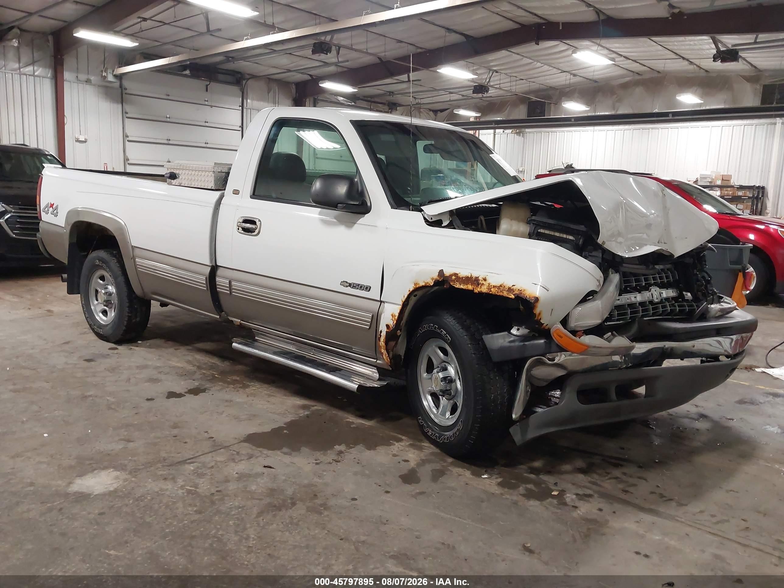 2000 Chevrolet Silverado 1500   White vin: 1GCEK14V5YE358446