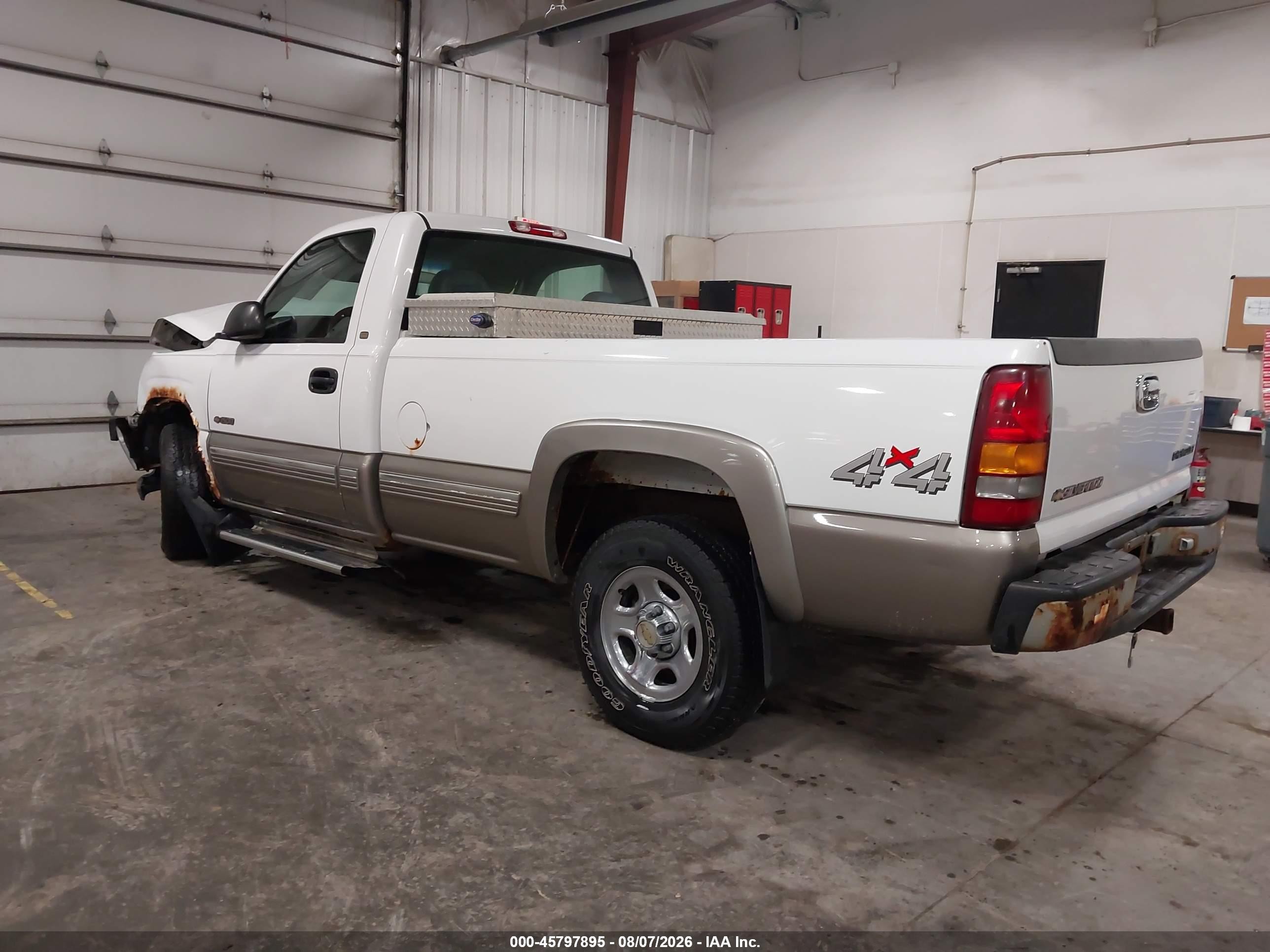 2000 Chevrolet Silverado 1500   Белый vin: 1GCEK14V5YE358446