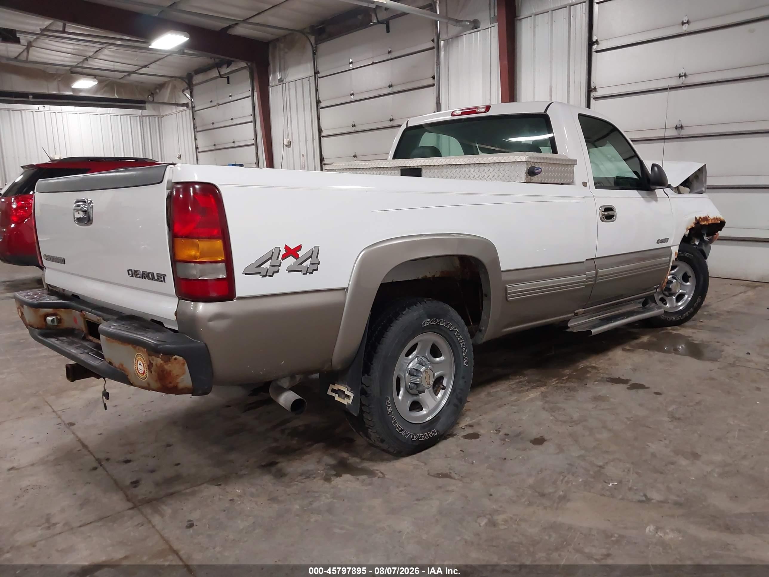 2000 Chevrolet Silverado 1500   Белый vin: 1GCEK14V5YE358446