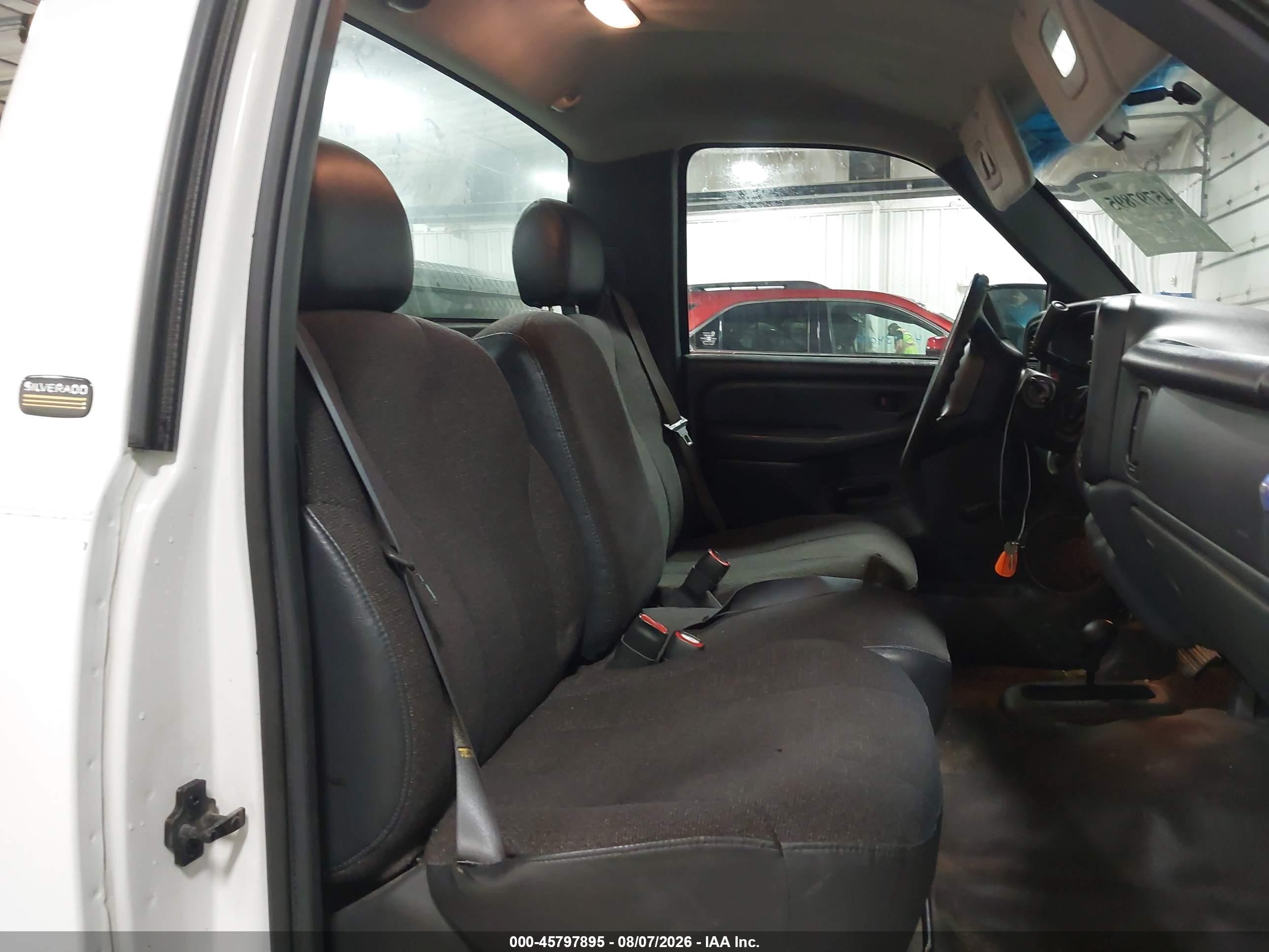 2000 Chevrolet Silverado 1500   Белый vin: 1GCEK14V5YE358446