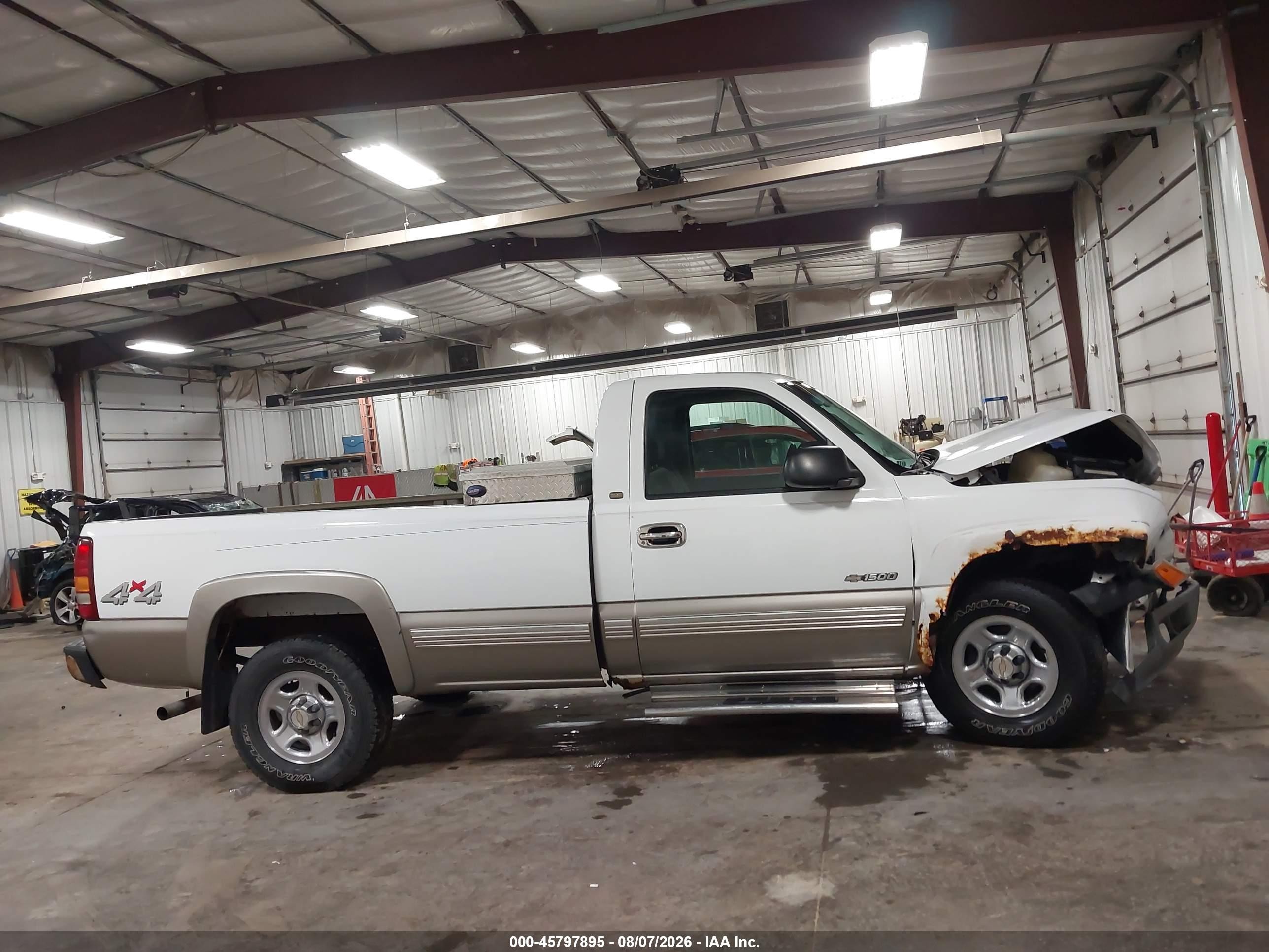 2000 Chevrolet Silverado 1500   Белый vin: 1GCEK14V5YE358446