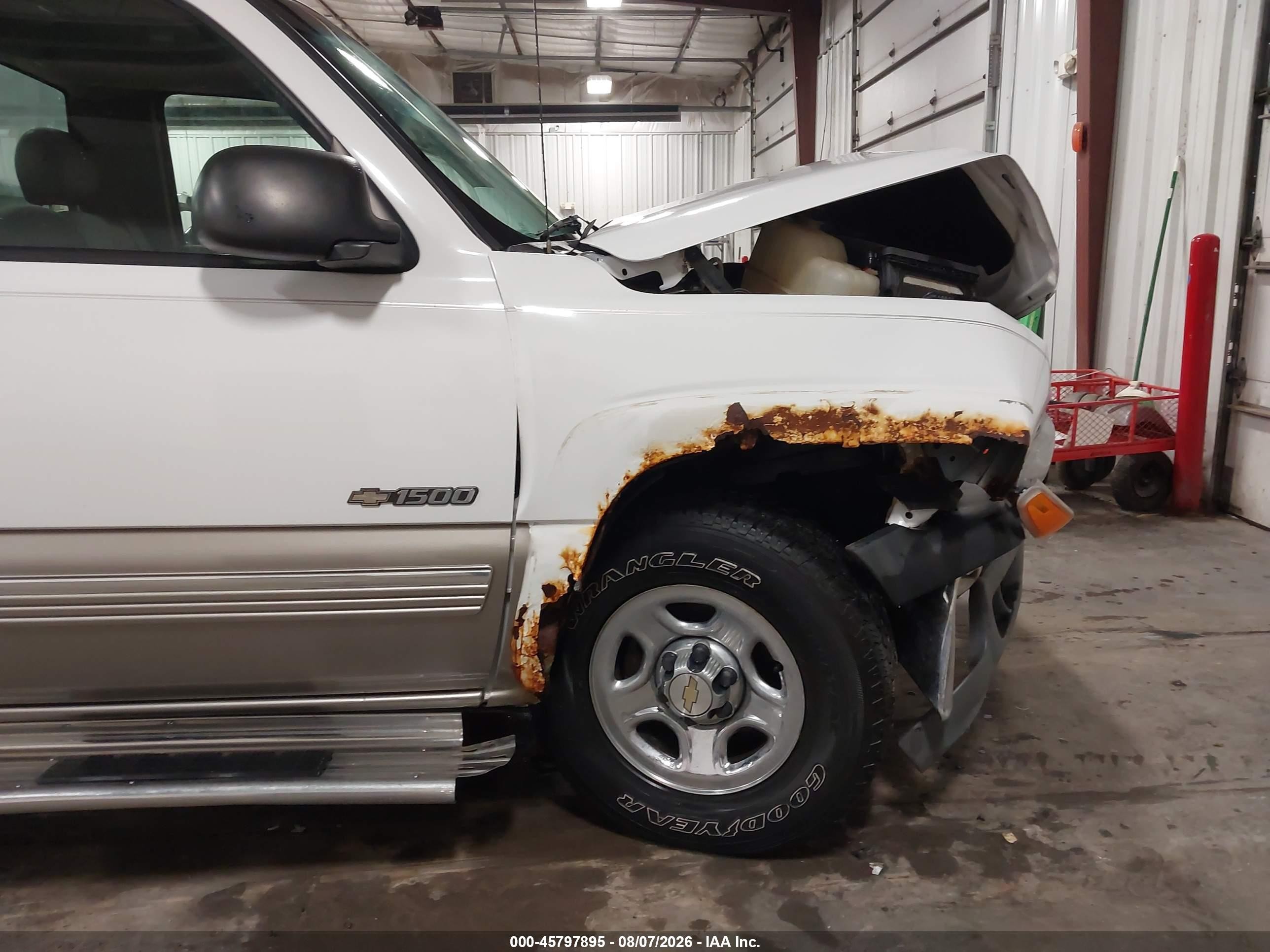 2000 Chevrolet Silverado 1500   Белый vin: 1GCEK14V5YE358446