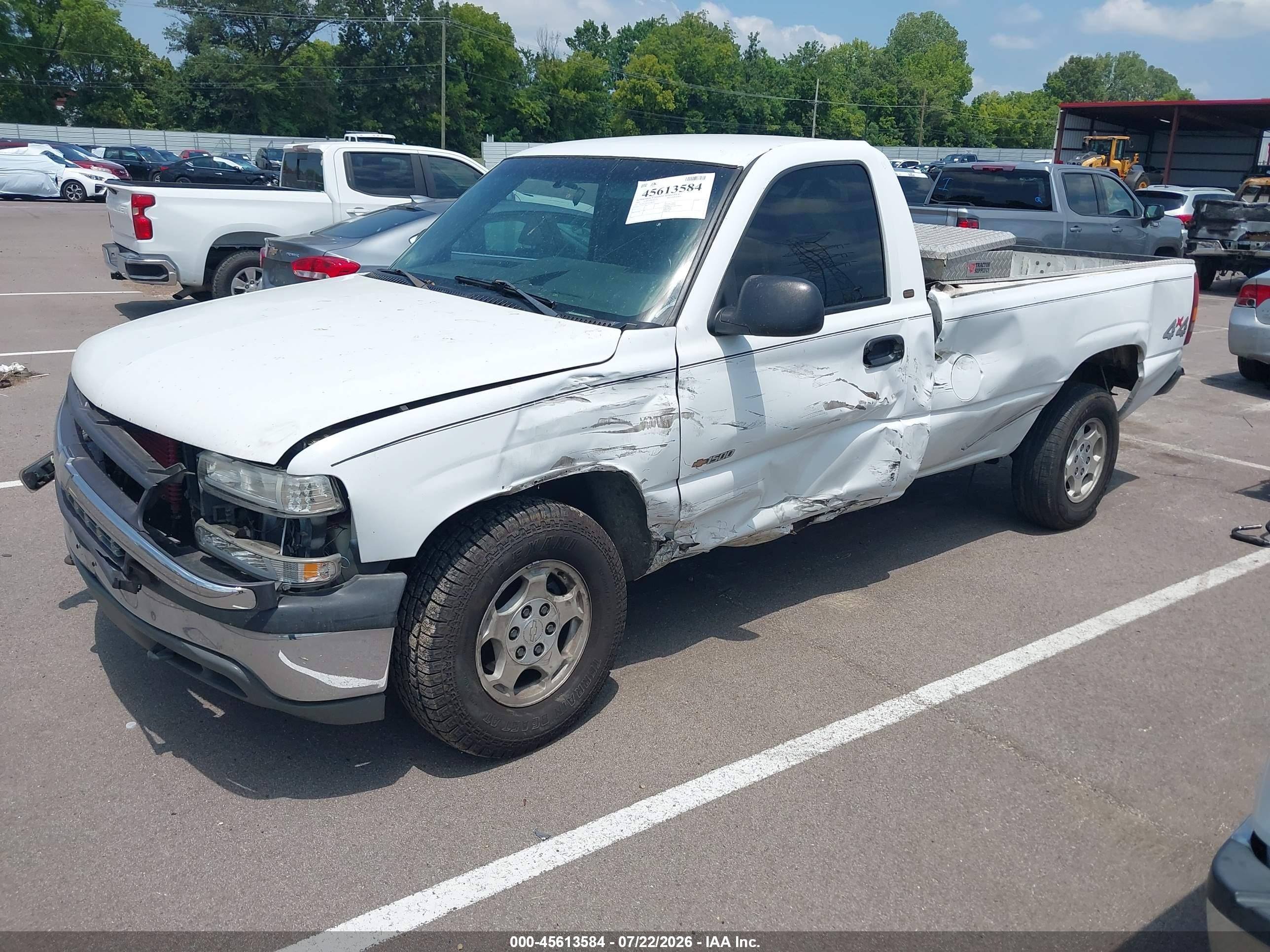 2001 Chevrolet Silverado 1500   White vin: 1GCEK14V61E248107