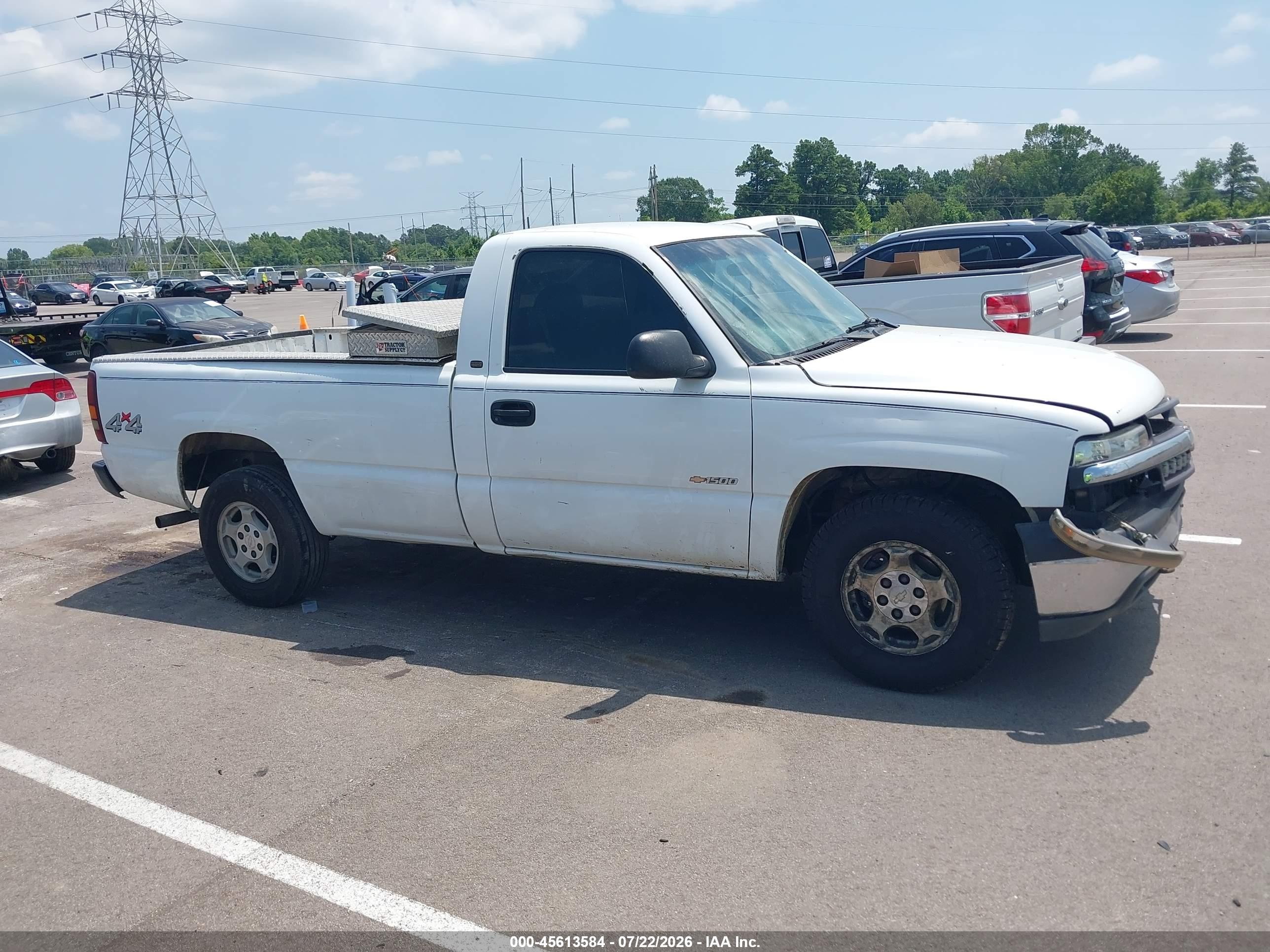 2001 Chevrolet Silverado 1500   White vin: 1GCEK14V61E248107