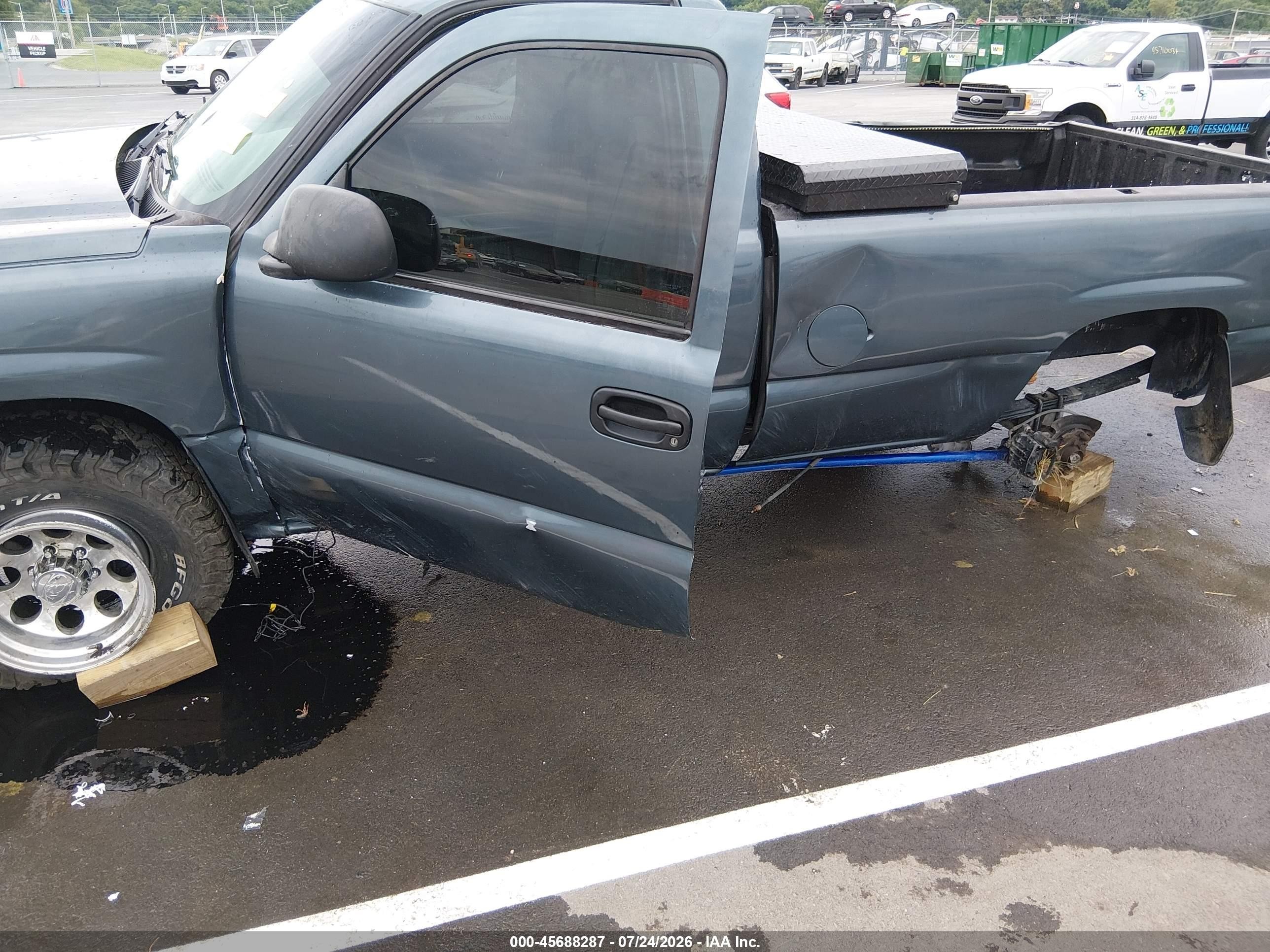 2003 Chevrolet Silverado 1500   Синий vin: 1GCEK14V63Z159875