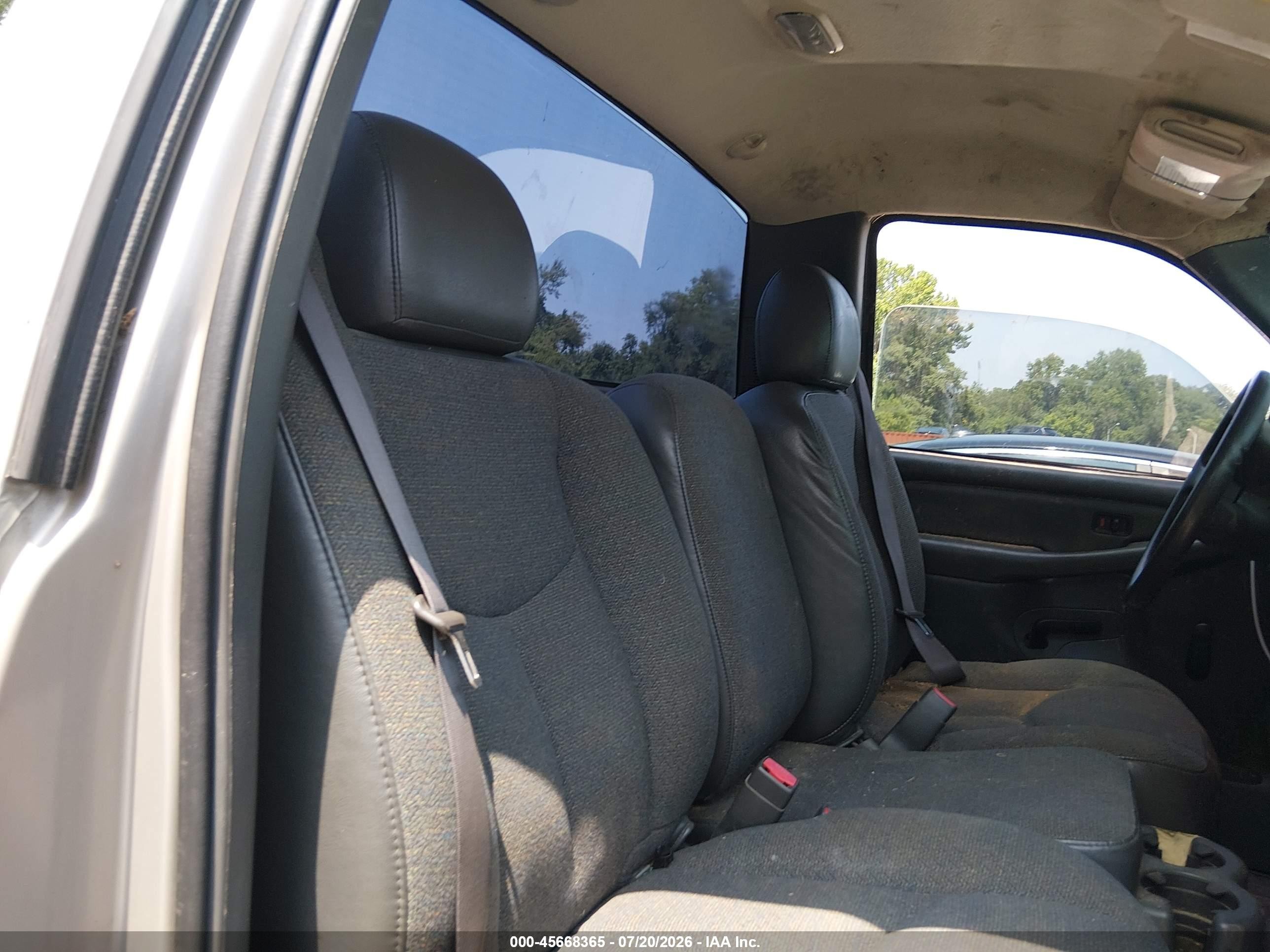 2004 Chevrolet Silverado 1500 Work Truck Серебряный vin: 1GCEK14V74Z134100