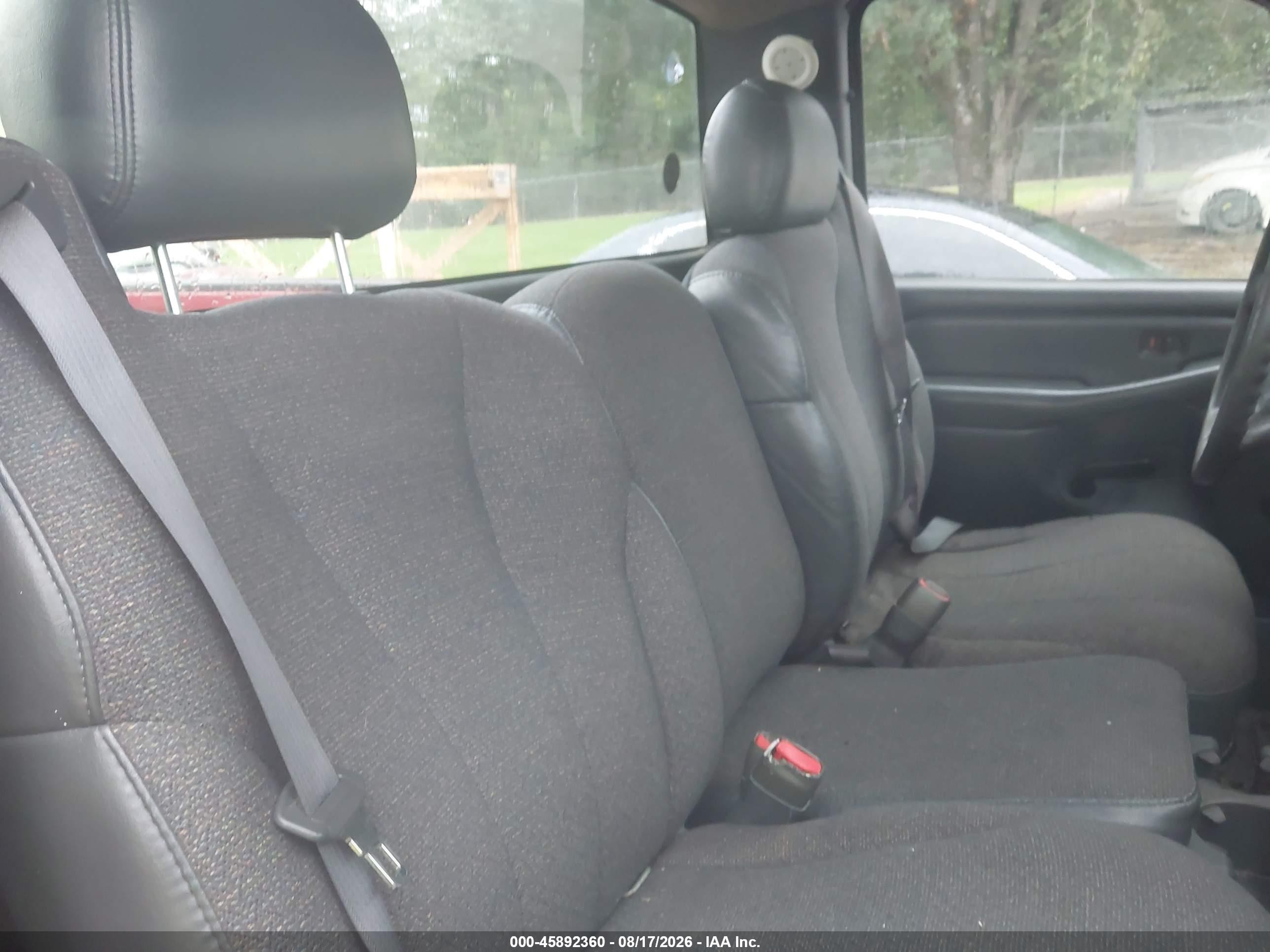 2001 Chevrolet Silverado 1500   Red vin: 1GCEK14V81Z233861