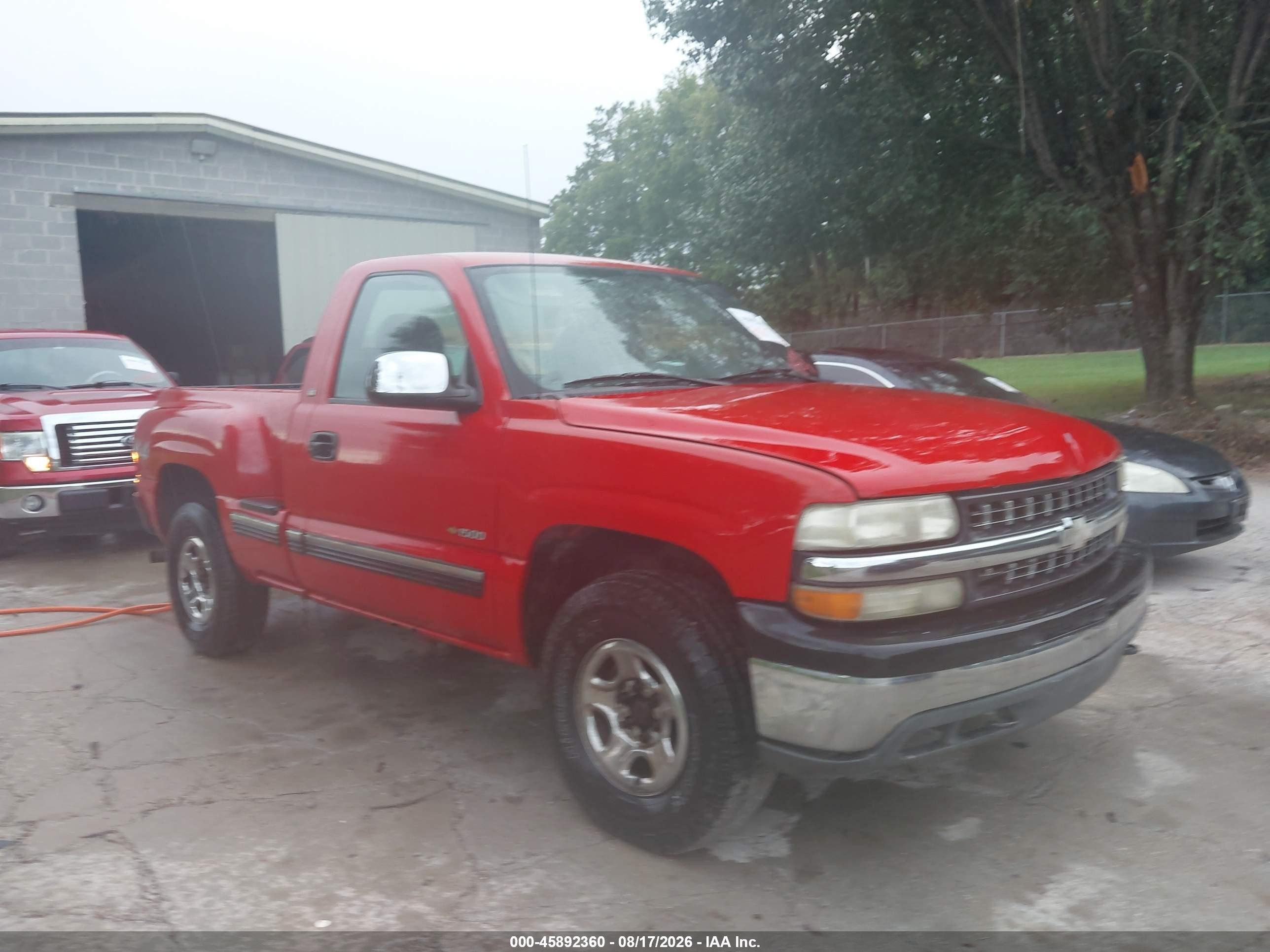 2001 Chevrolet Silverado 1500   Red vin: 1GCEK14V81Z233861
