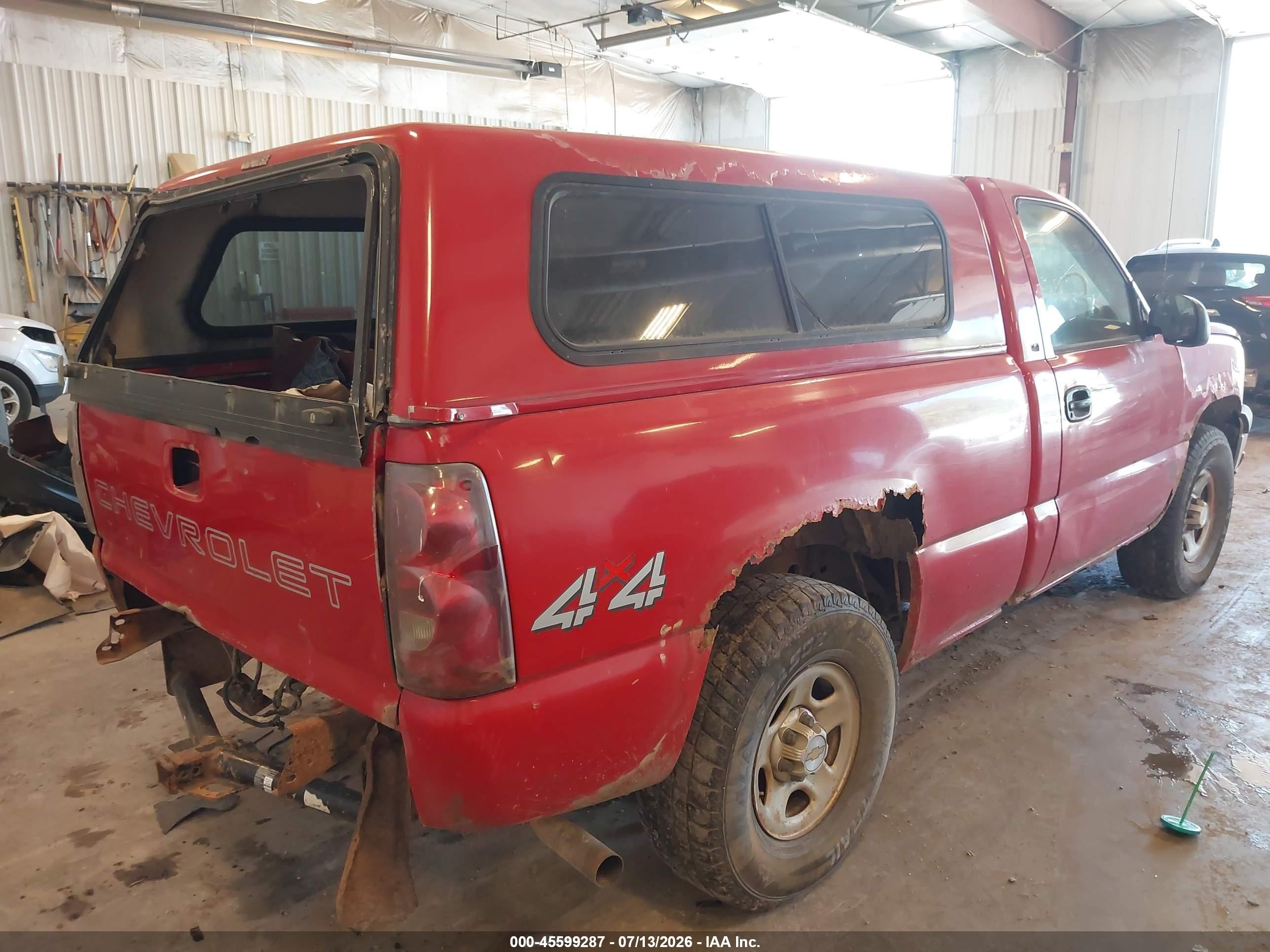 2003 Chevrolet Silverado 1500   Red vin: 1GCEK14V83Z297952
