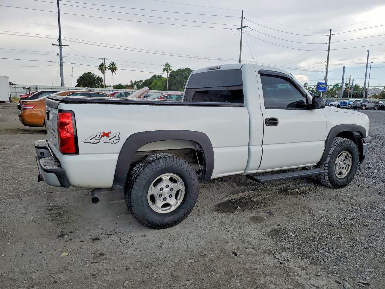 2004 Chevrolet Silverado K1500 White vin: 1GCEK14VX4Z201711