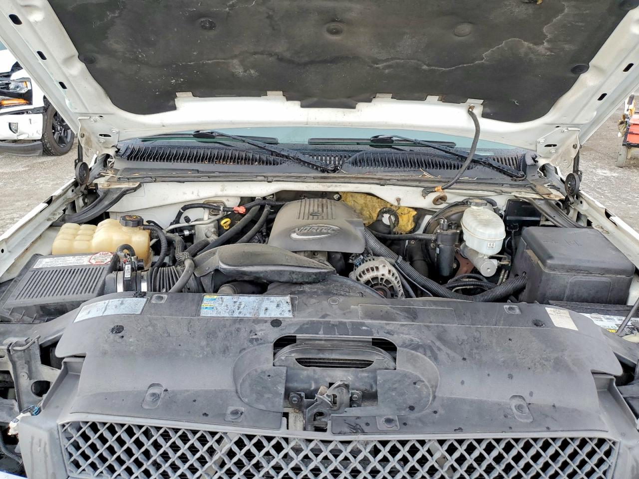 2004 Chevrolet Silverado K1500 White vin: 1GCEK14VX4Z201711