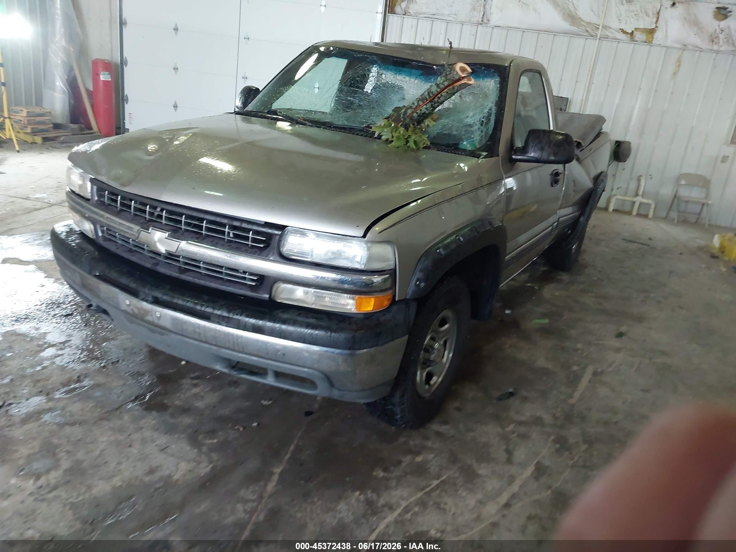 1999 Chevrolet Silverado 1500 Серебряный vin: 1GCEK14W1XE169820