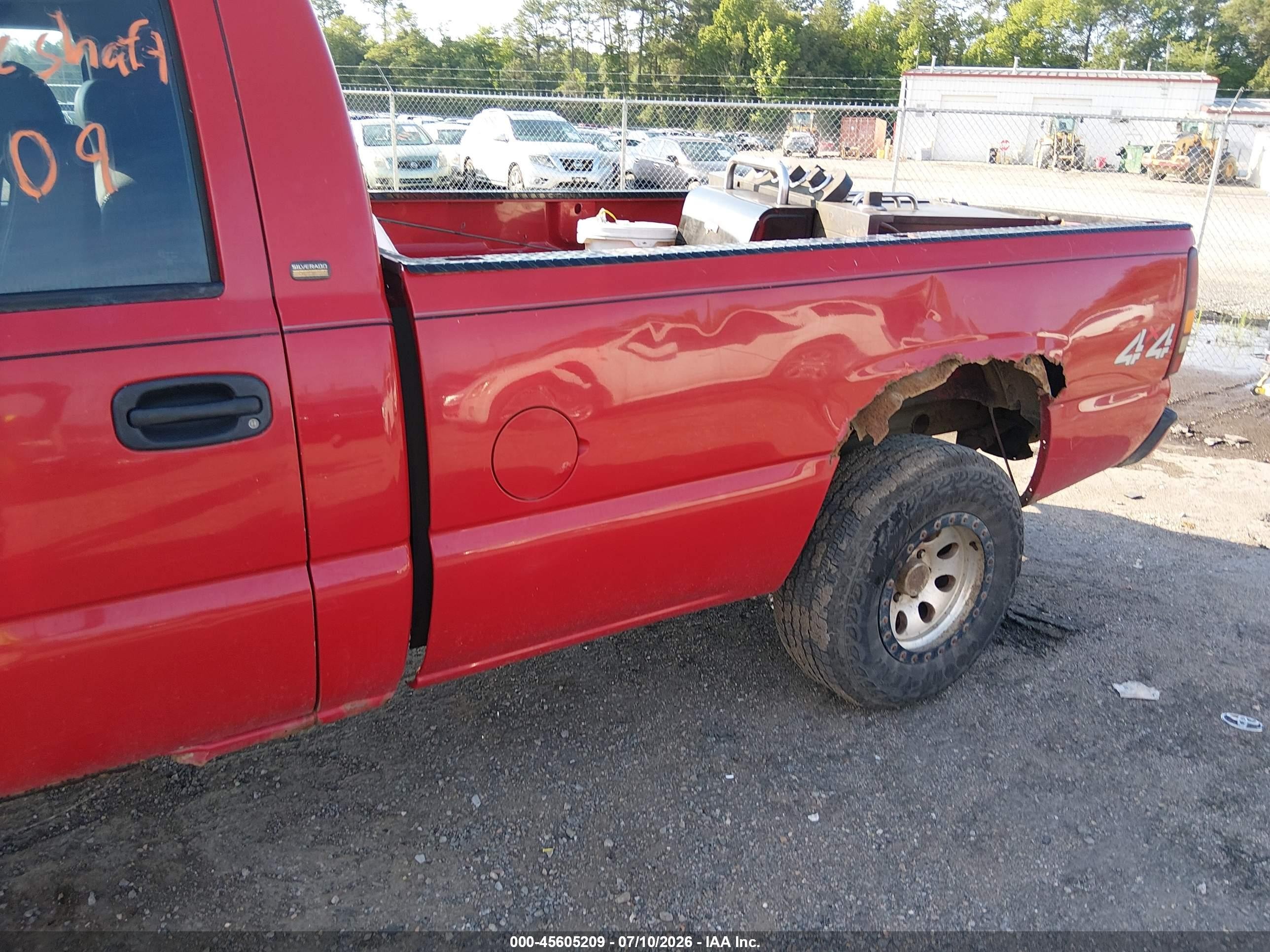 2000 Chevrolet Silverado 1500   Red vin: 1GCEK14W2YZ331805