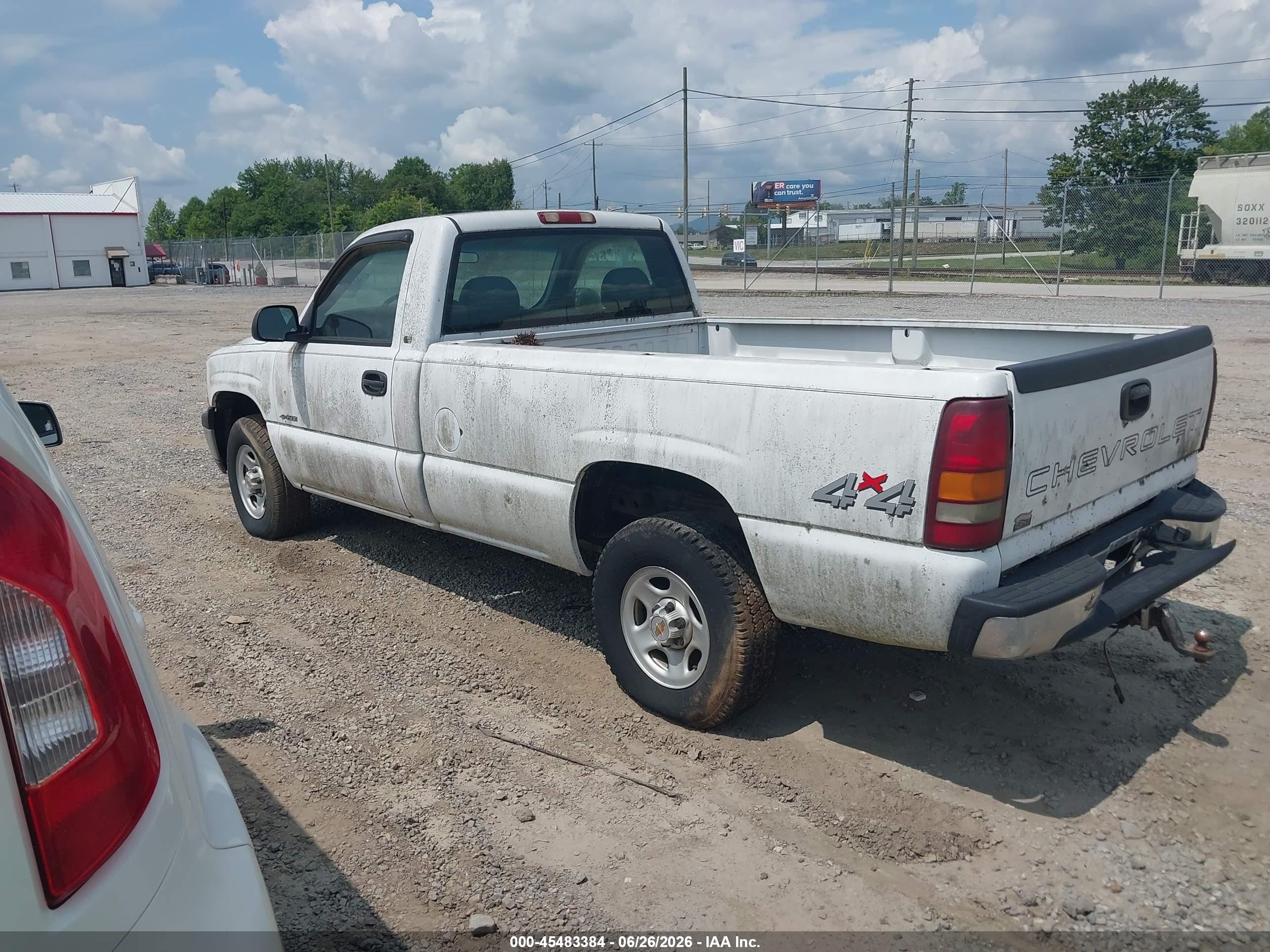 2002 Chevrolet Silverado 1500   White vin: 1GCEK14W62Z226952