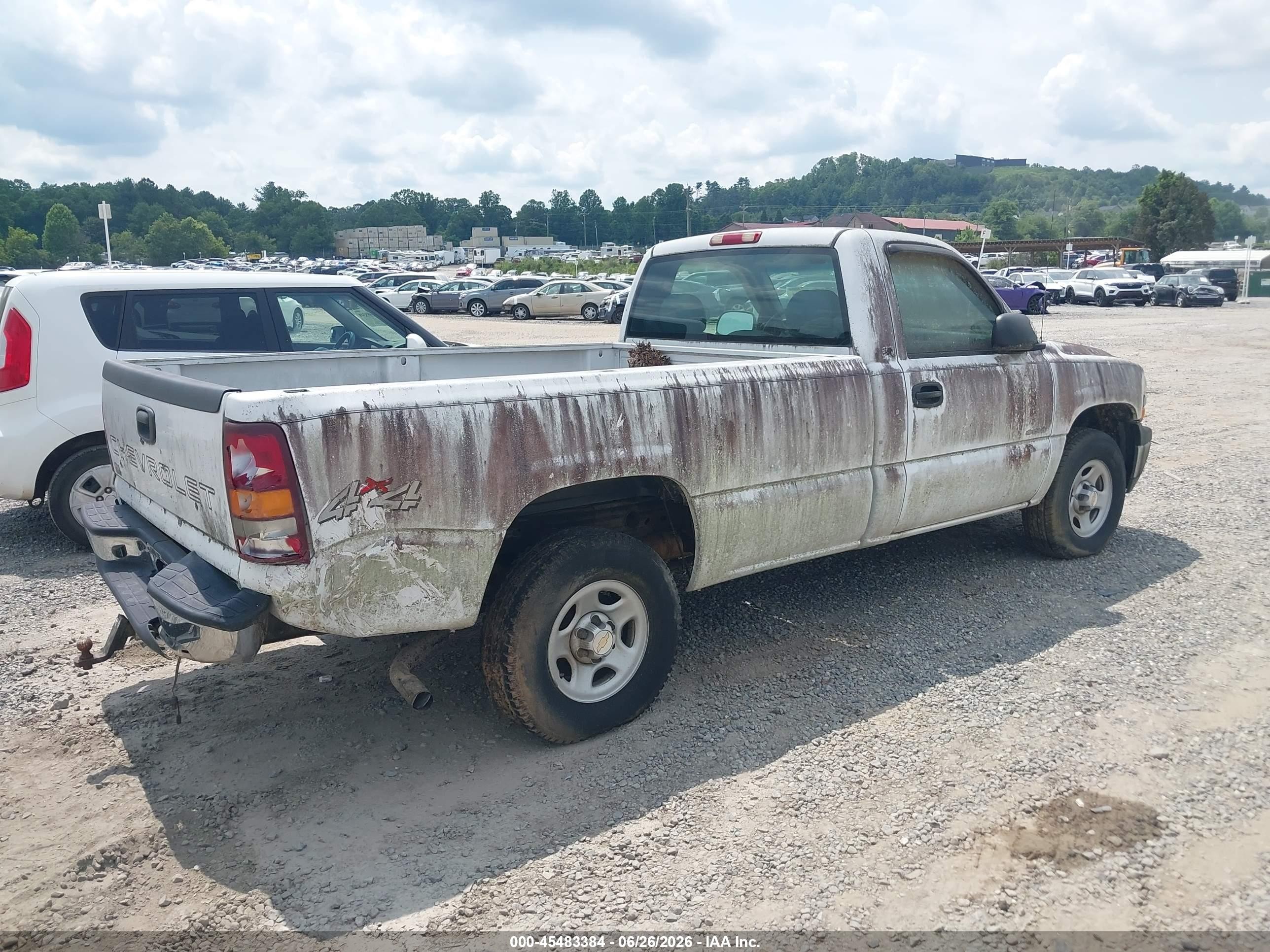 2002 Chevrolet Silverado 1500   White vin: 1GCEK14W62Z226952