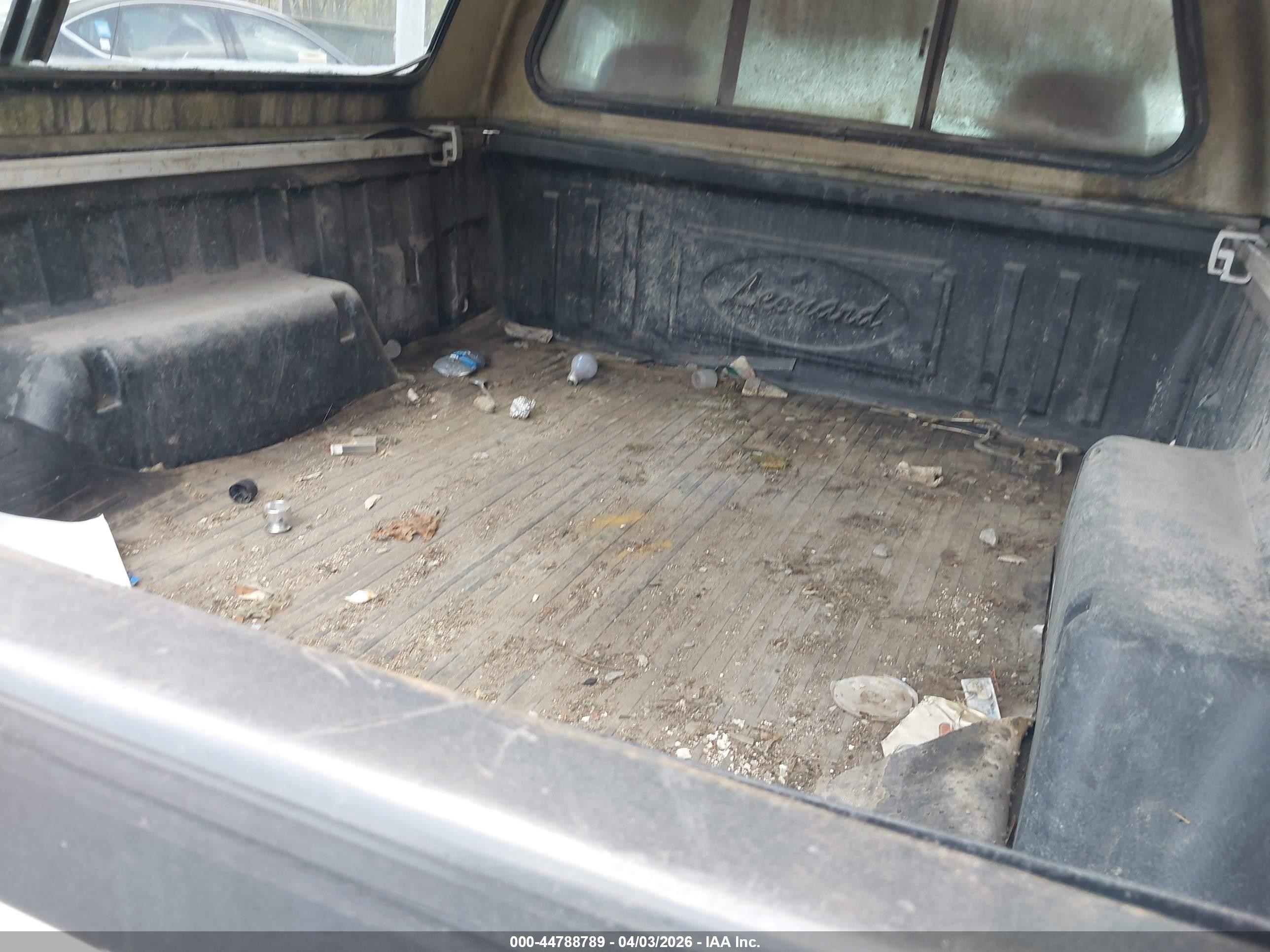2001 Chevrolet Silverado 1500   Белый vin: 1GCEK14WX1Z251755