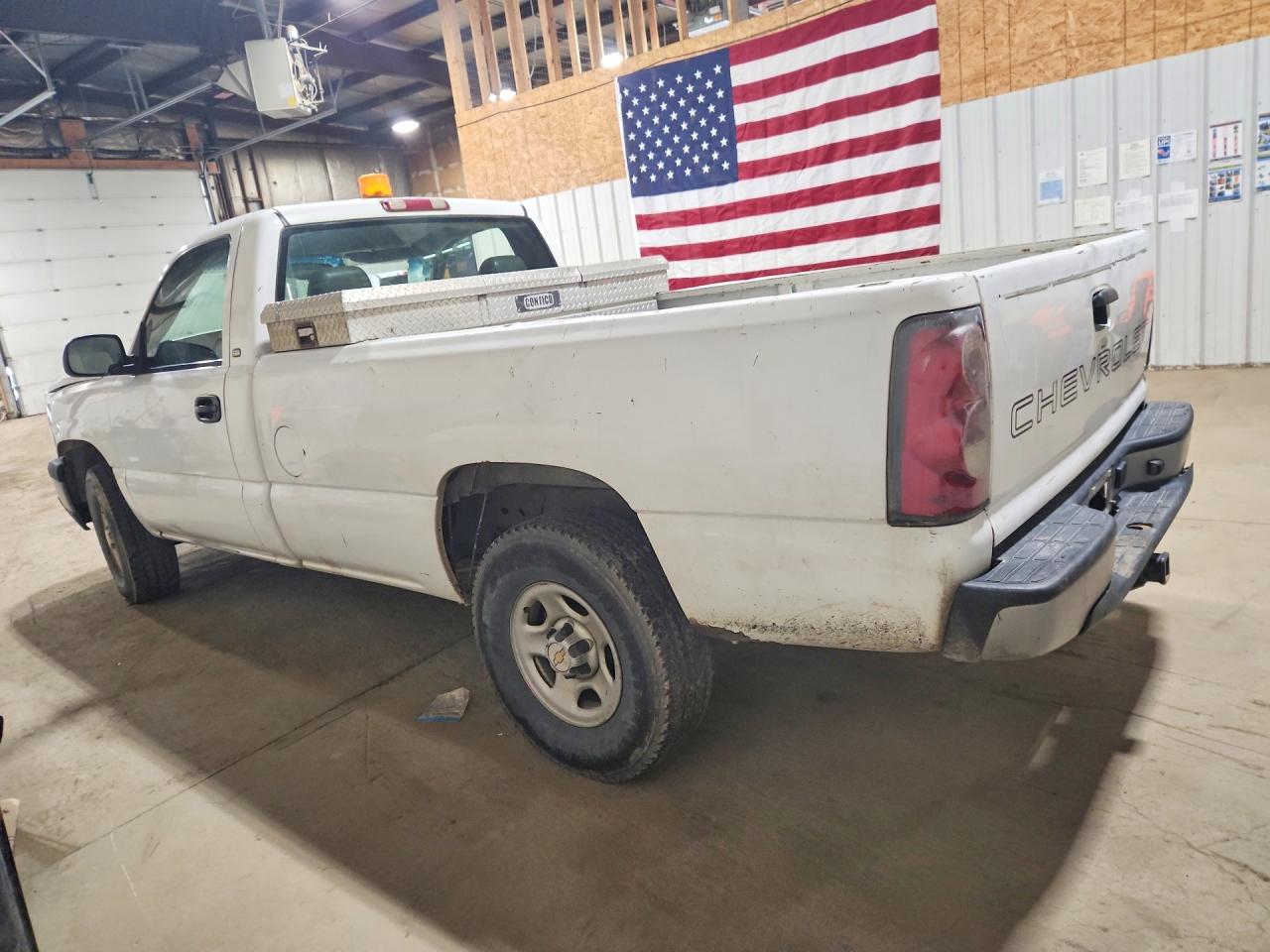 2004 Chevrolet Silverado White vin: 1GCEK14X34X283296