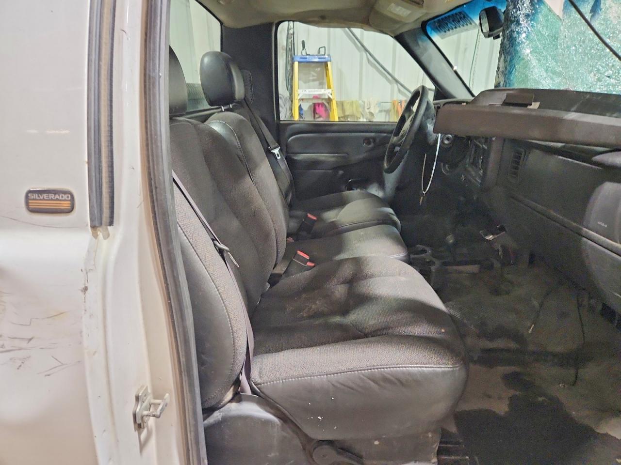 2004 Chevrolet Silverado White vin: 1GCEK14X34X283296