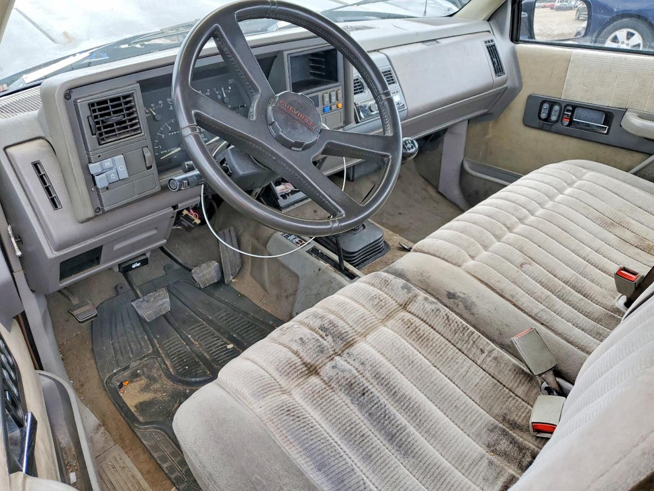 1992 Chevrolet Gmt-400 K1500 Gray vin: 1GCEK14Z5NE156818