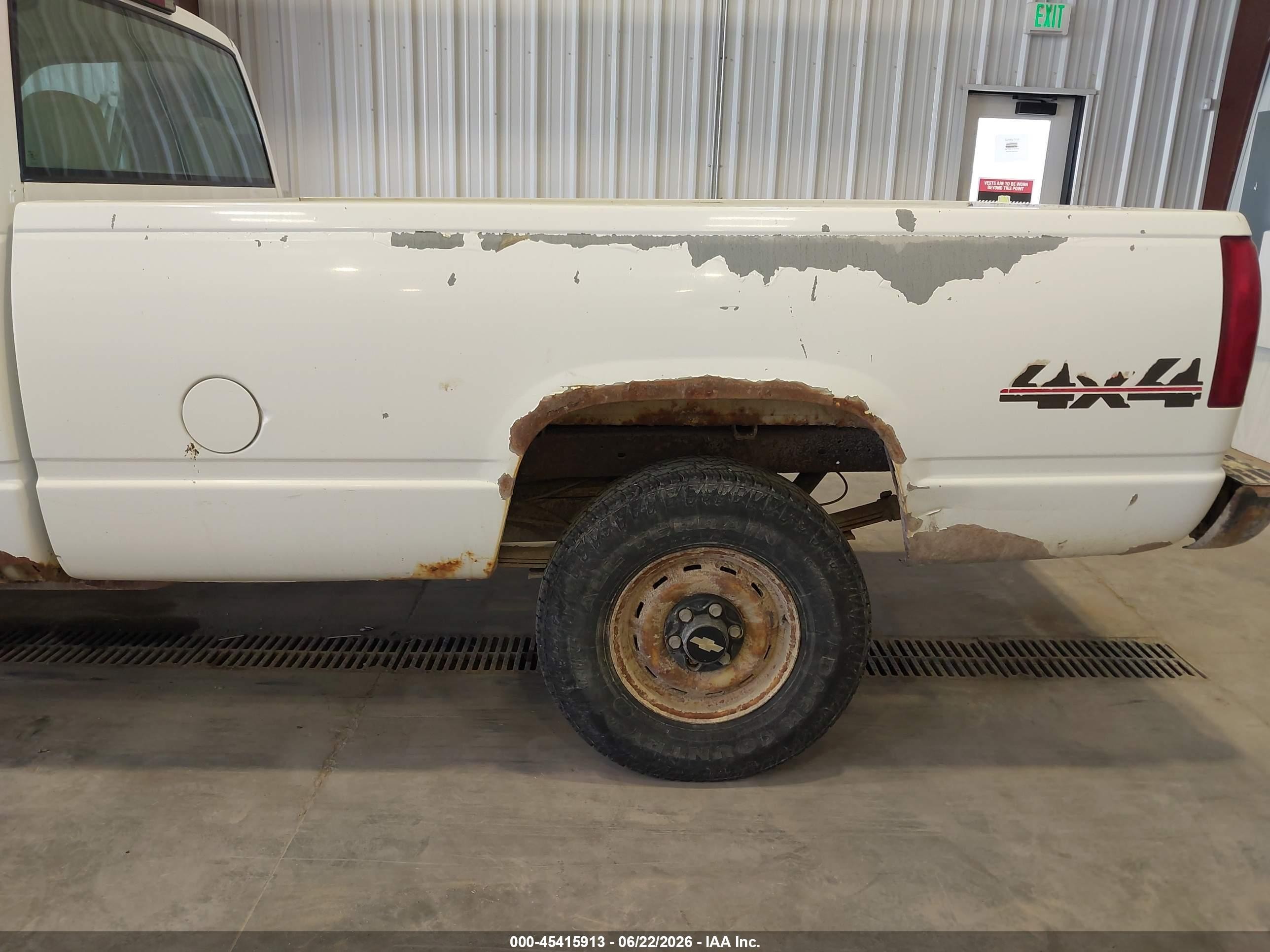 1995 Chevrolet Gmt-400 K1500 White vin: 1GCEK14Z7SZ198752