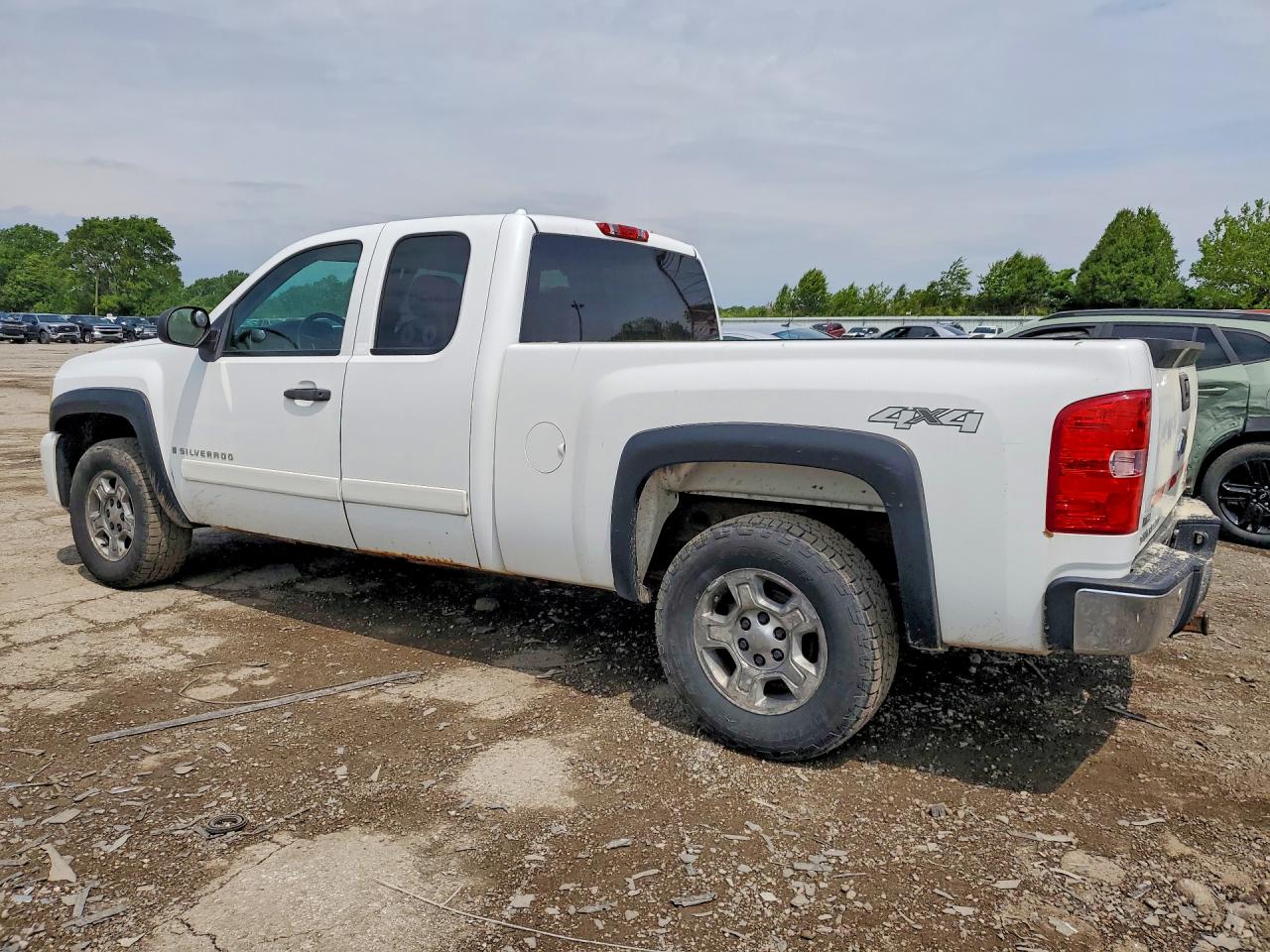 2008 Chevrolet Silverado K1500 White vin: 1GCEK19008Z251794