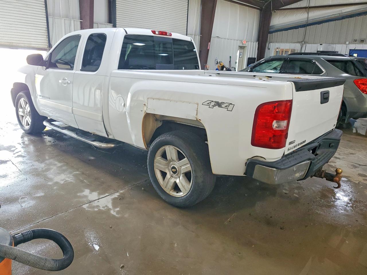 2008 Chevrolet Silverado K1500 White vin: 1GCEK19018Z153907