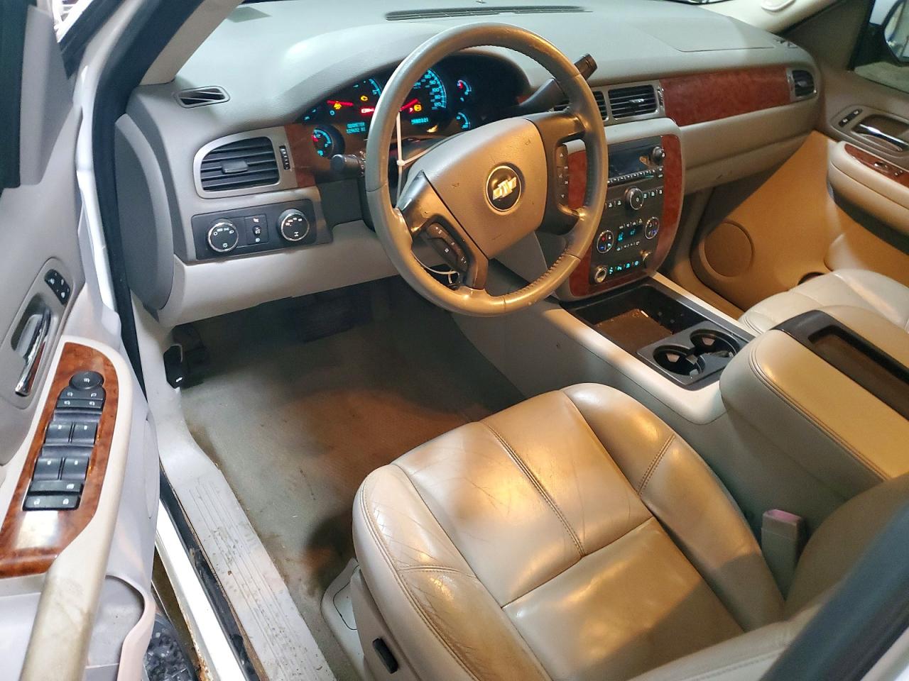 2008 Chevrolet Silverado K1500 White vin: 1GCEK19018Z153907