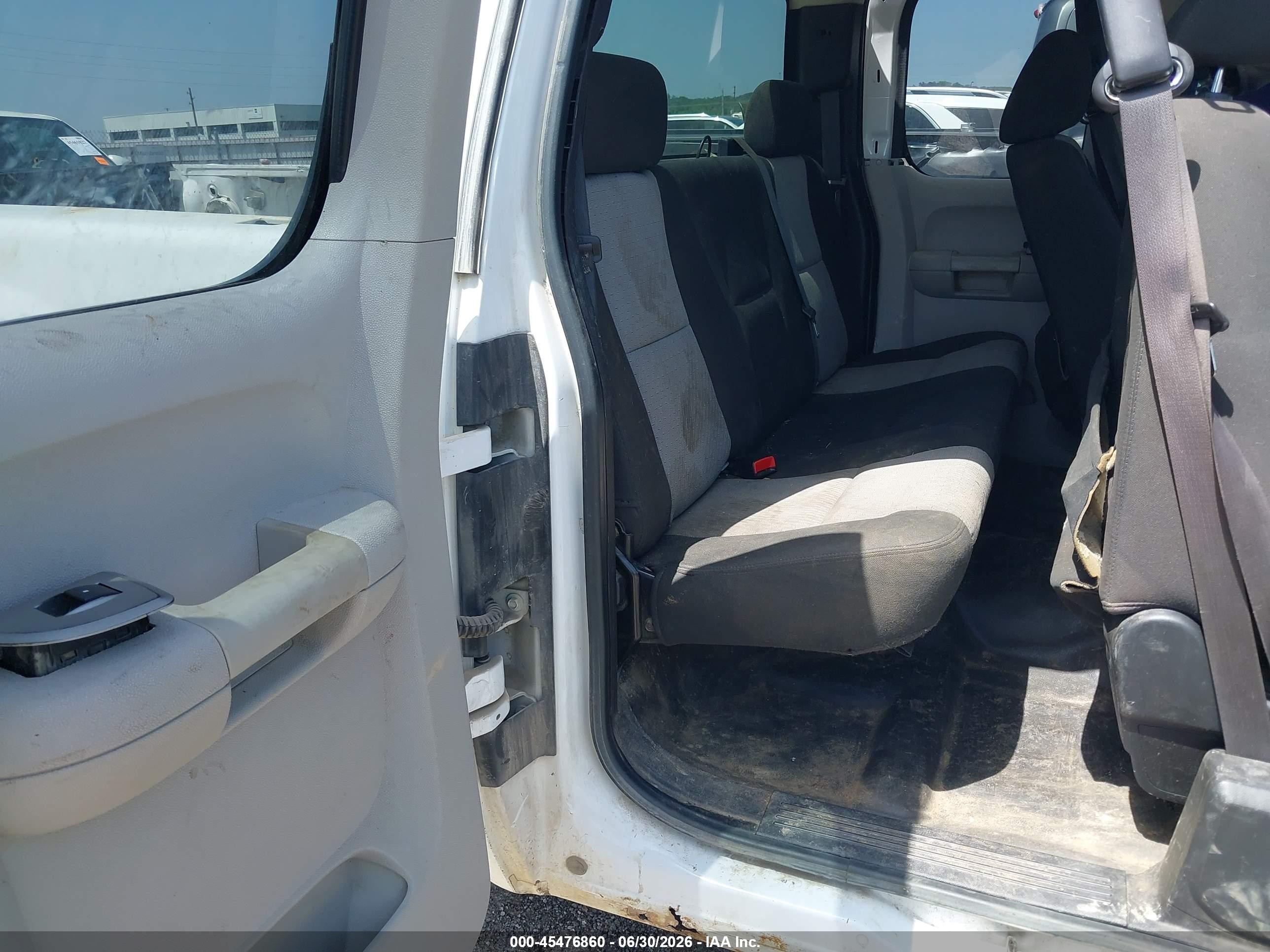 2007 Chevrolet Silverado 1500 Work Truck White vin: 1GCEK19027Z591107