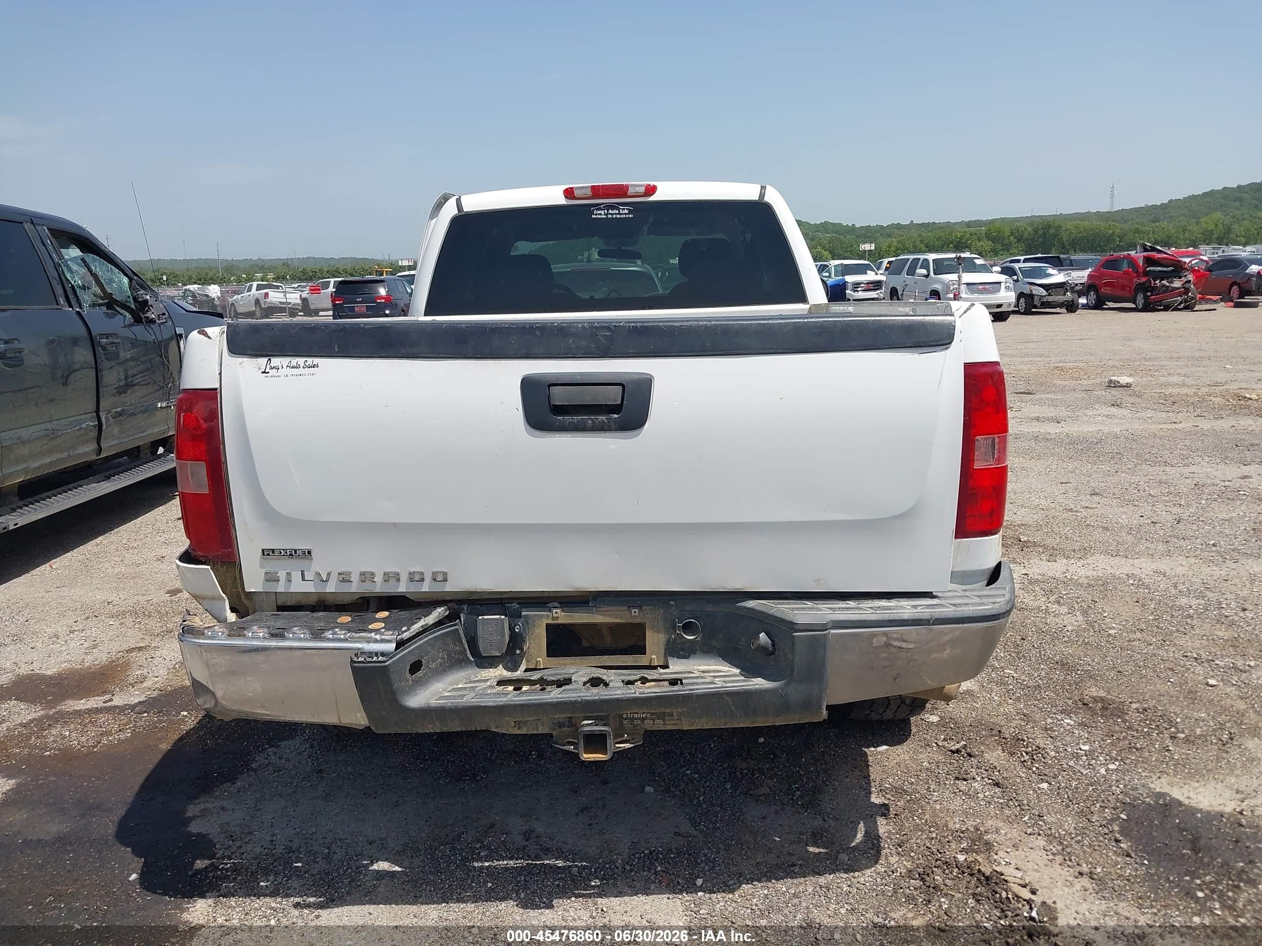 2007 Chevrolet Silverado 1500 Work Truck White vin: 1GCEK19027Z591107