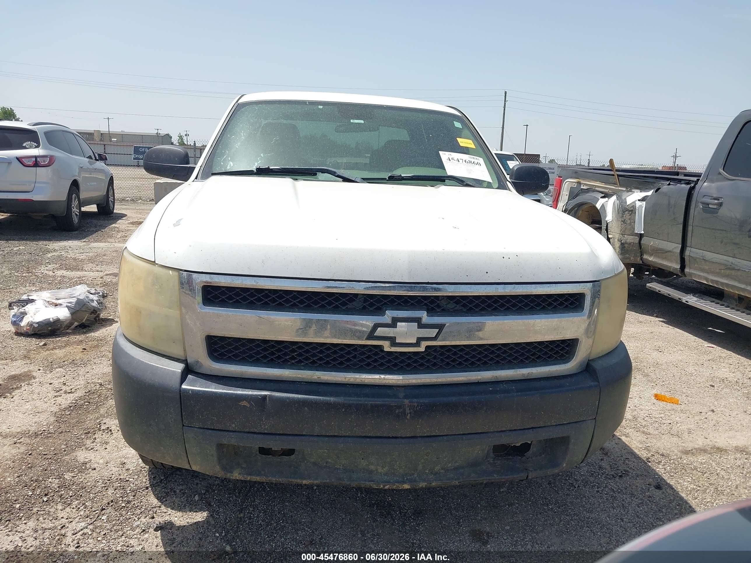 2007 Chevrolet Silverado 1500 Work Truck White vin: 1GCEK19027Z591107