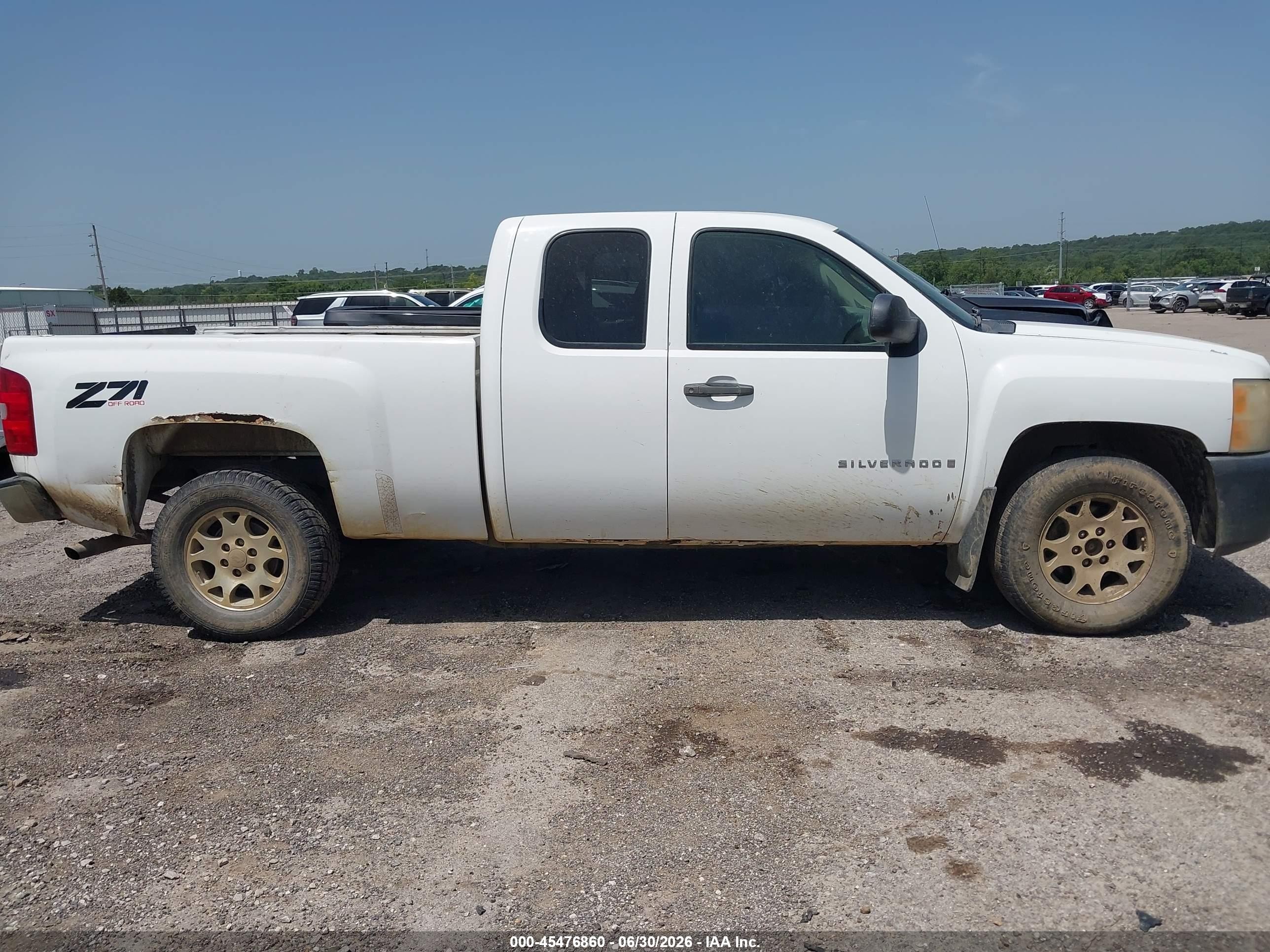 2007 Chevrolet Silverado 1500 Work Truck White vin: 1GCEK19027Z591107