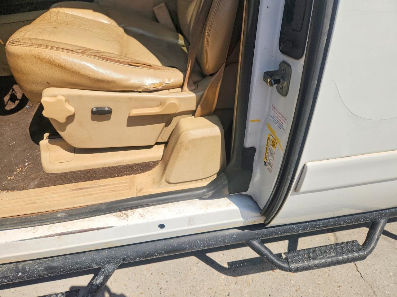 2007 Chevrolet Silverado K1500 White vin: 1GCEK19027Z613803