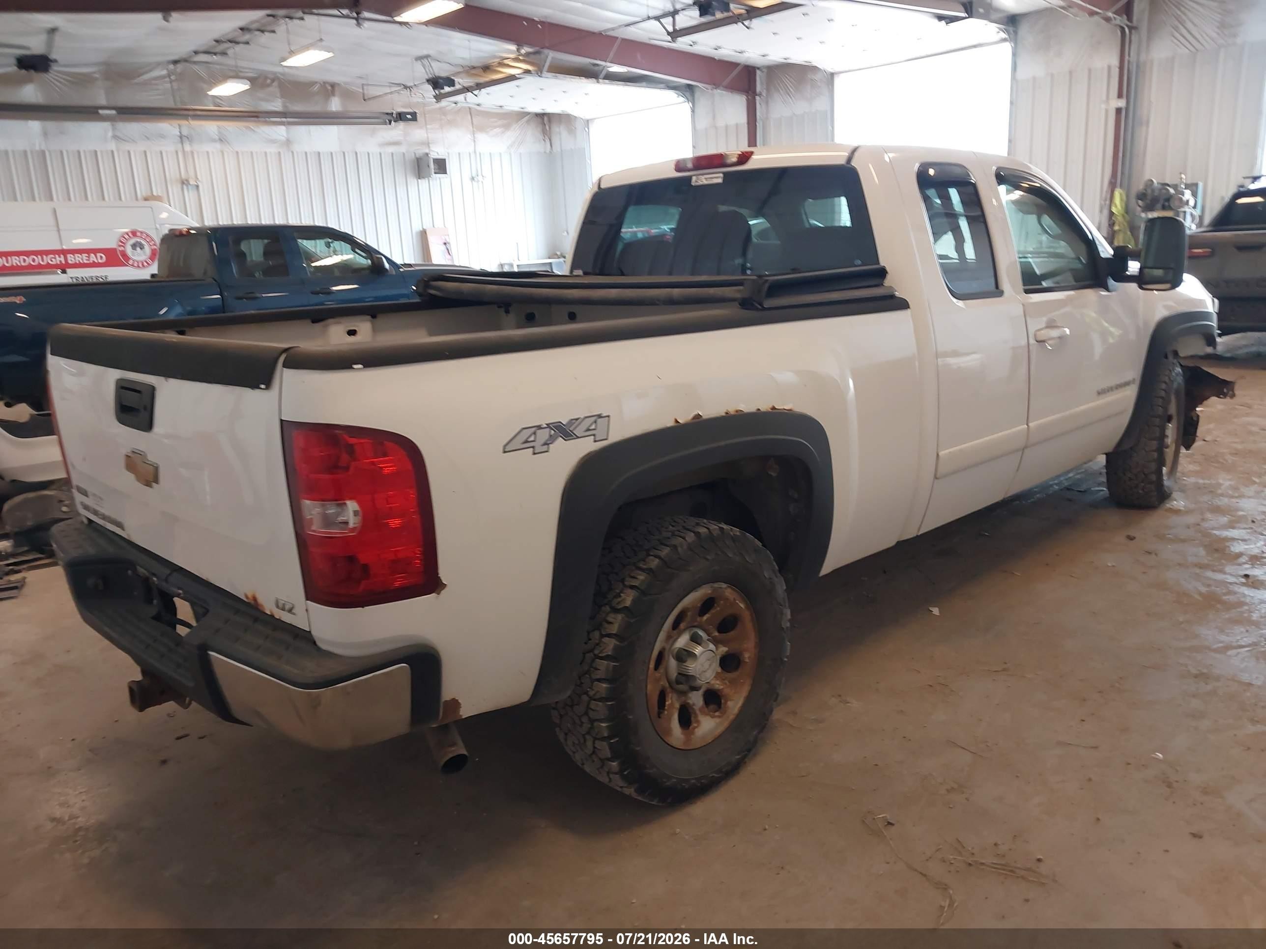 2007 Chevrolet Silverado 1500 Ltz White vin: 1GCEK19037Z570279